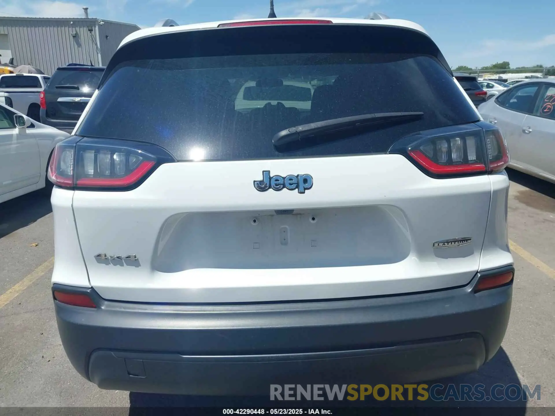 16 fotografías del automóvil dañado 1C4PJMCB1KD228813 JEEP CHEROKEE 2019