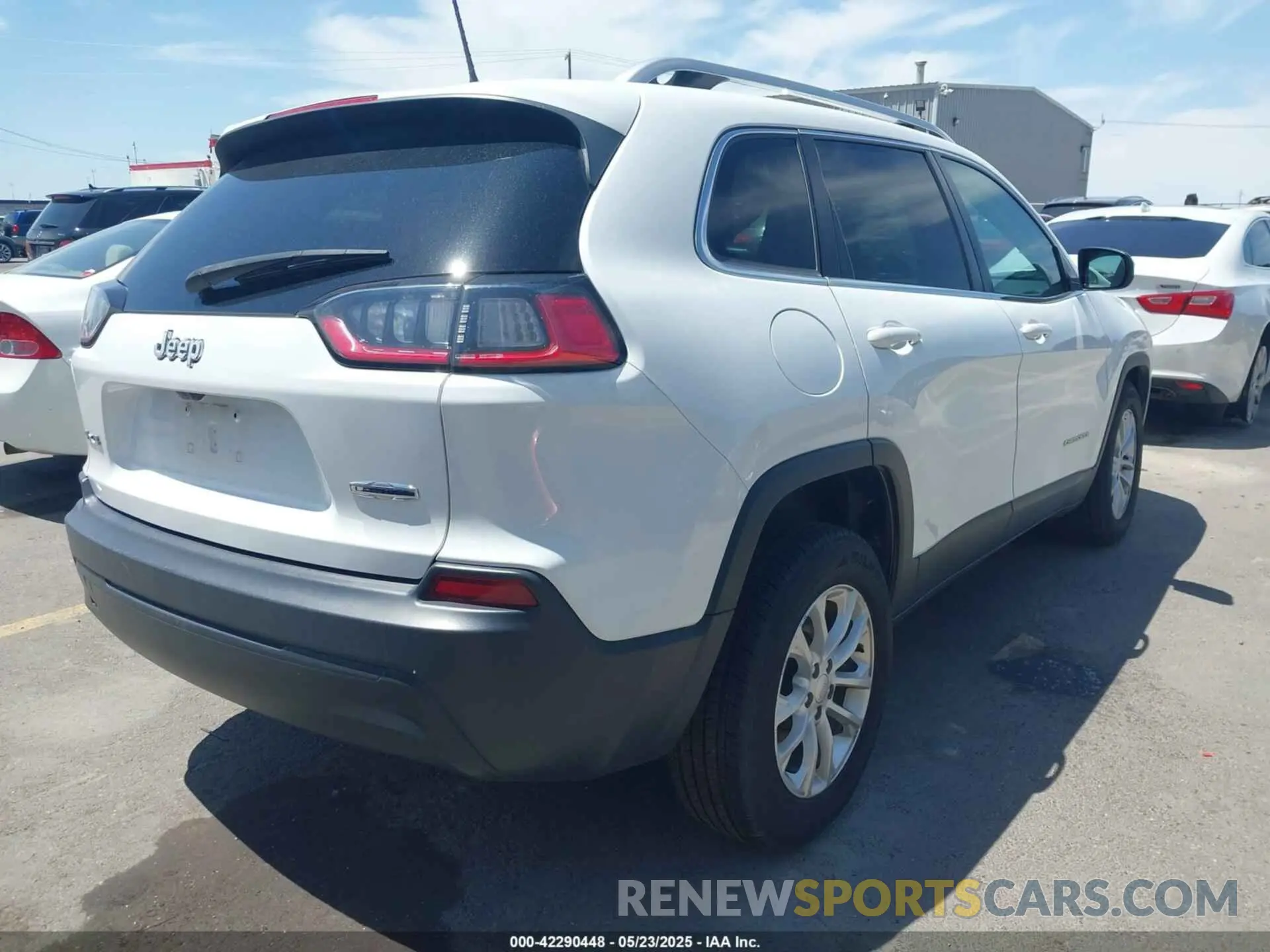 4 fotografías del automóvil dañado 1C4PJMCB1KD228813 JEEP CHEROKEE 2019