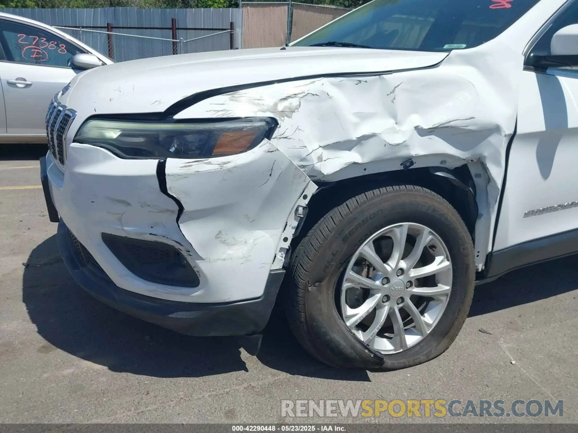 6 fotografías del automóvil dañado 1C4PJMCB1KD228813 JEEP CHEROKEE 2019