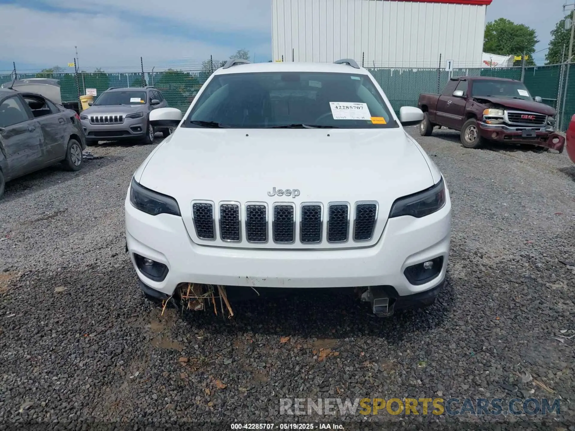 12 fotografías del automóvil dañado 1C4PJMCB2KD283559 JEEP CHEROKEE 2019