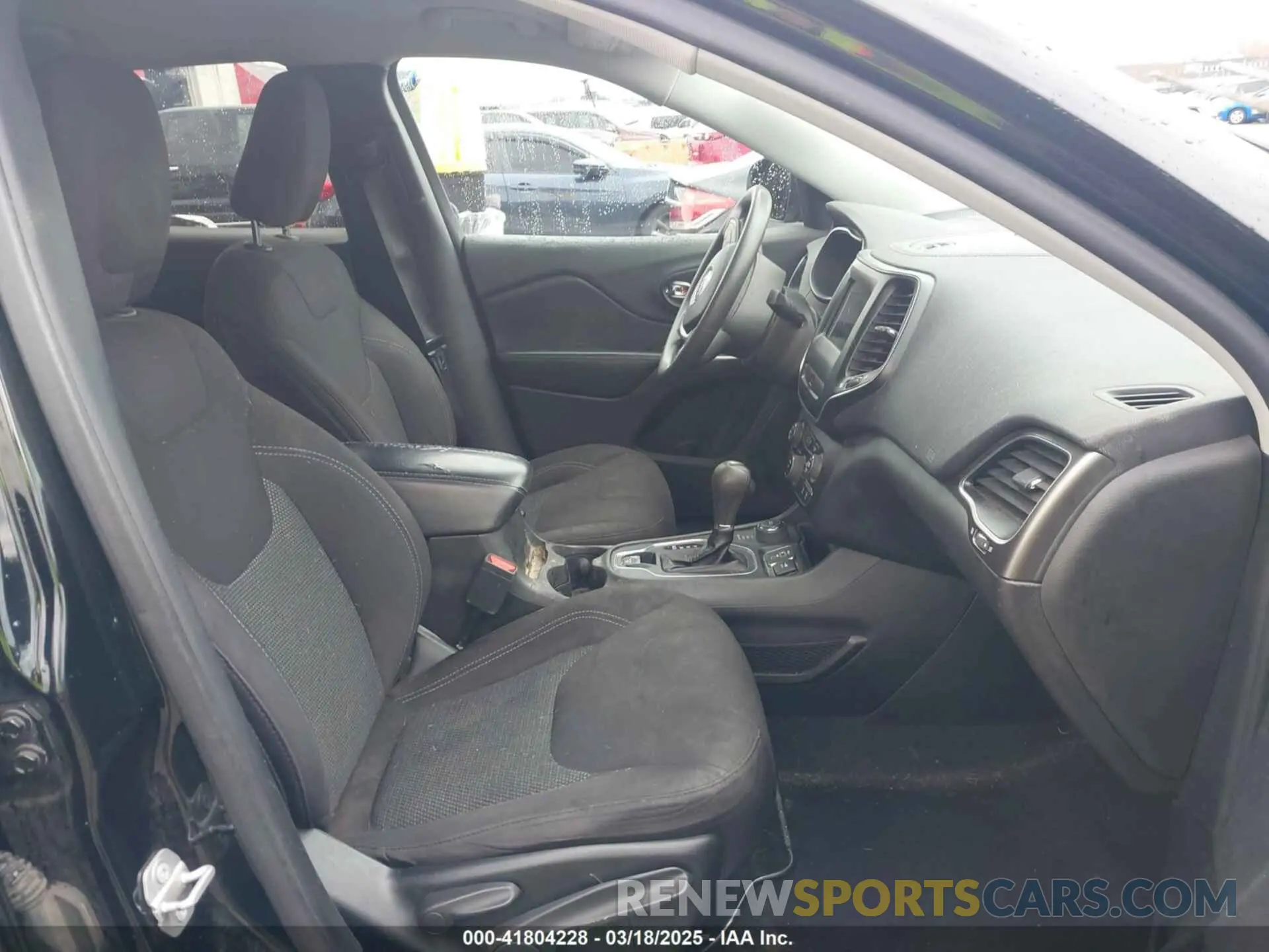 5 fotografías del automóvil dañado 1C4PJMCB3KD351478 JEEP CHEROKEE 2019