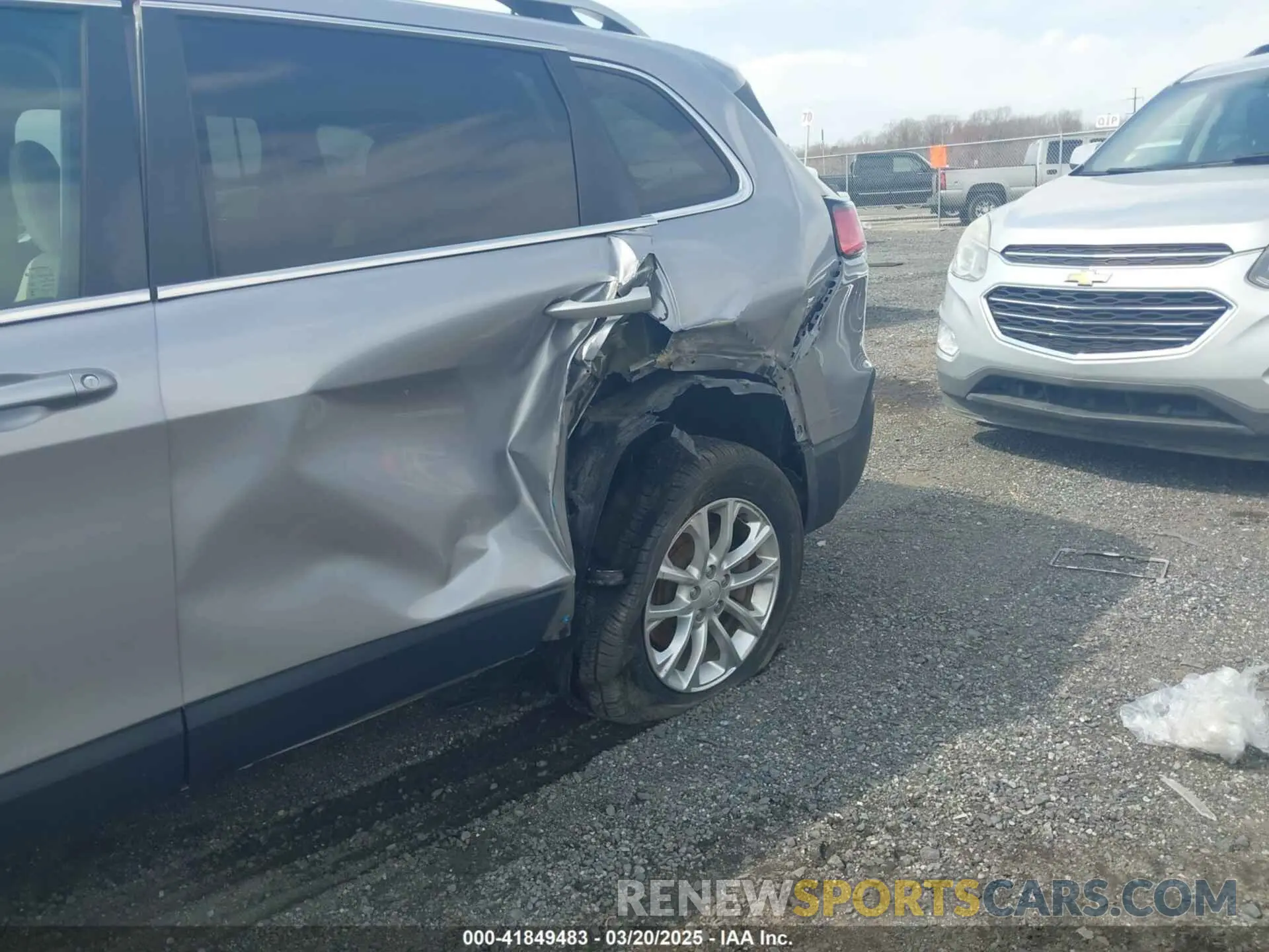 6 fotografías del automóvil dañado 1C4PJMCB4KD239465 JEEP CHEROKEE 2019