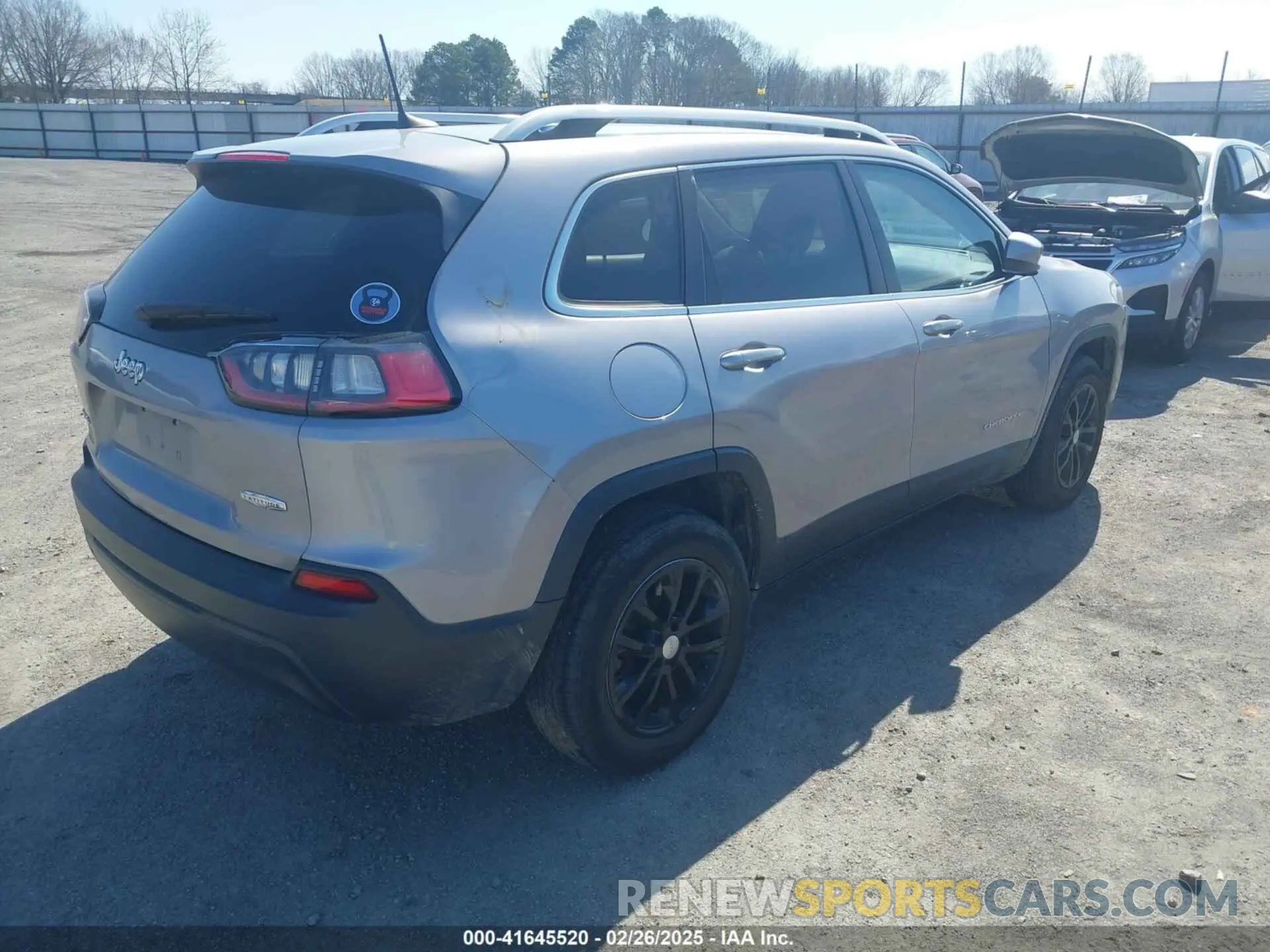 4 fotografías del automóvil dañado 1C4PJMCB9KD442979 JEEP CHEROKEE 2019