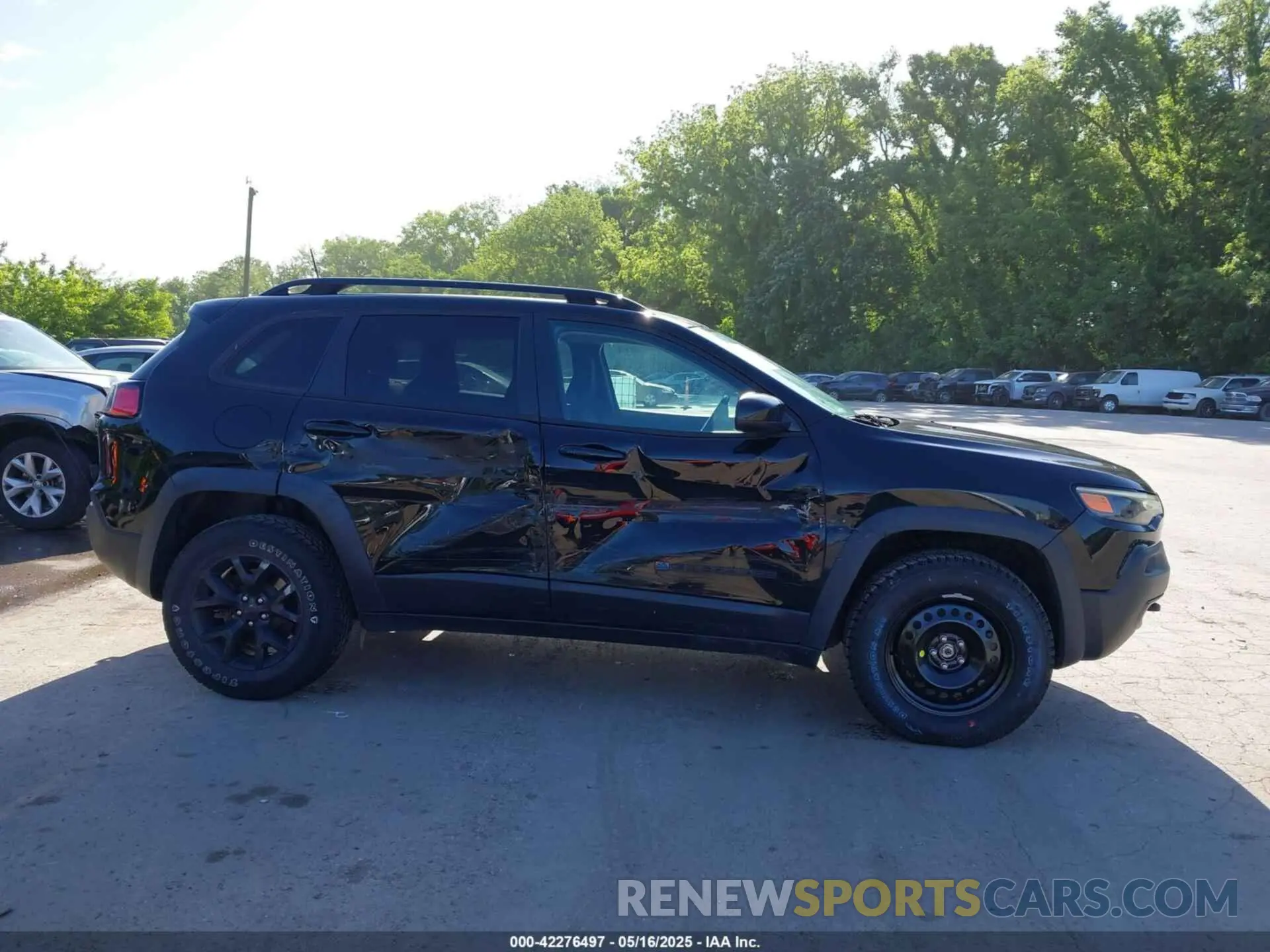 14 fotografías del automóvil dañado 1C4PJMCX2KD473275 JEEP CHEROKEE 2019