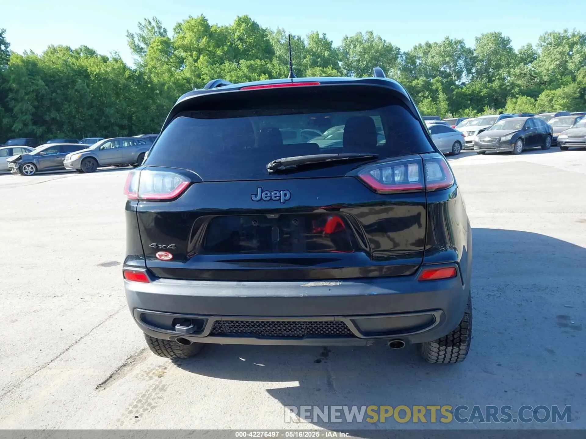 17 fotografías del automóvil dañado 1C4PJMCX2KD473275 JEEP CHEROKEE 2019