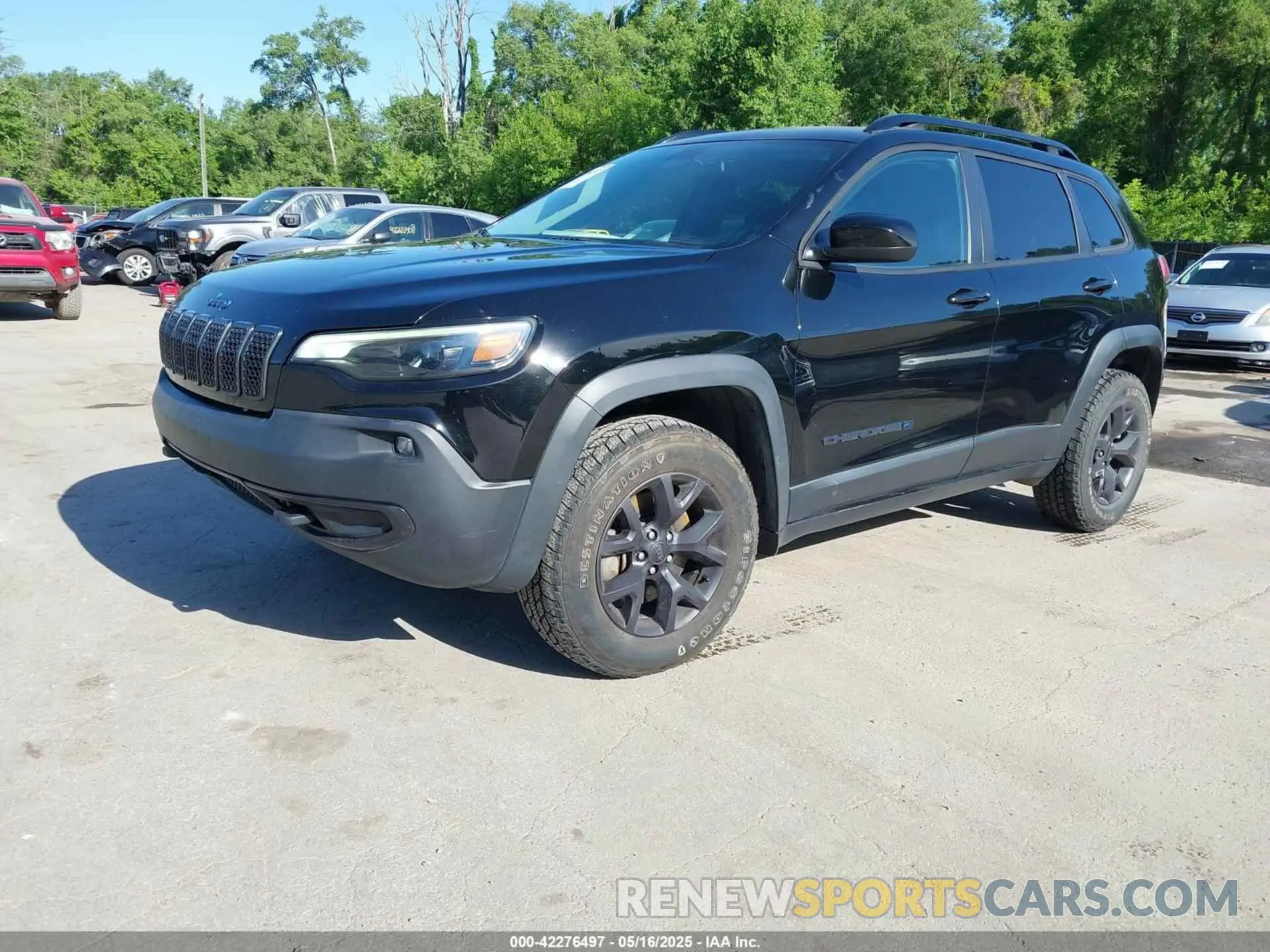 2 fotografías del automóvil dañado 1C4PJMCX2KD473275 JEEP CHEROKEE 2019