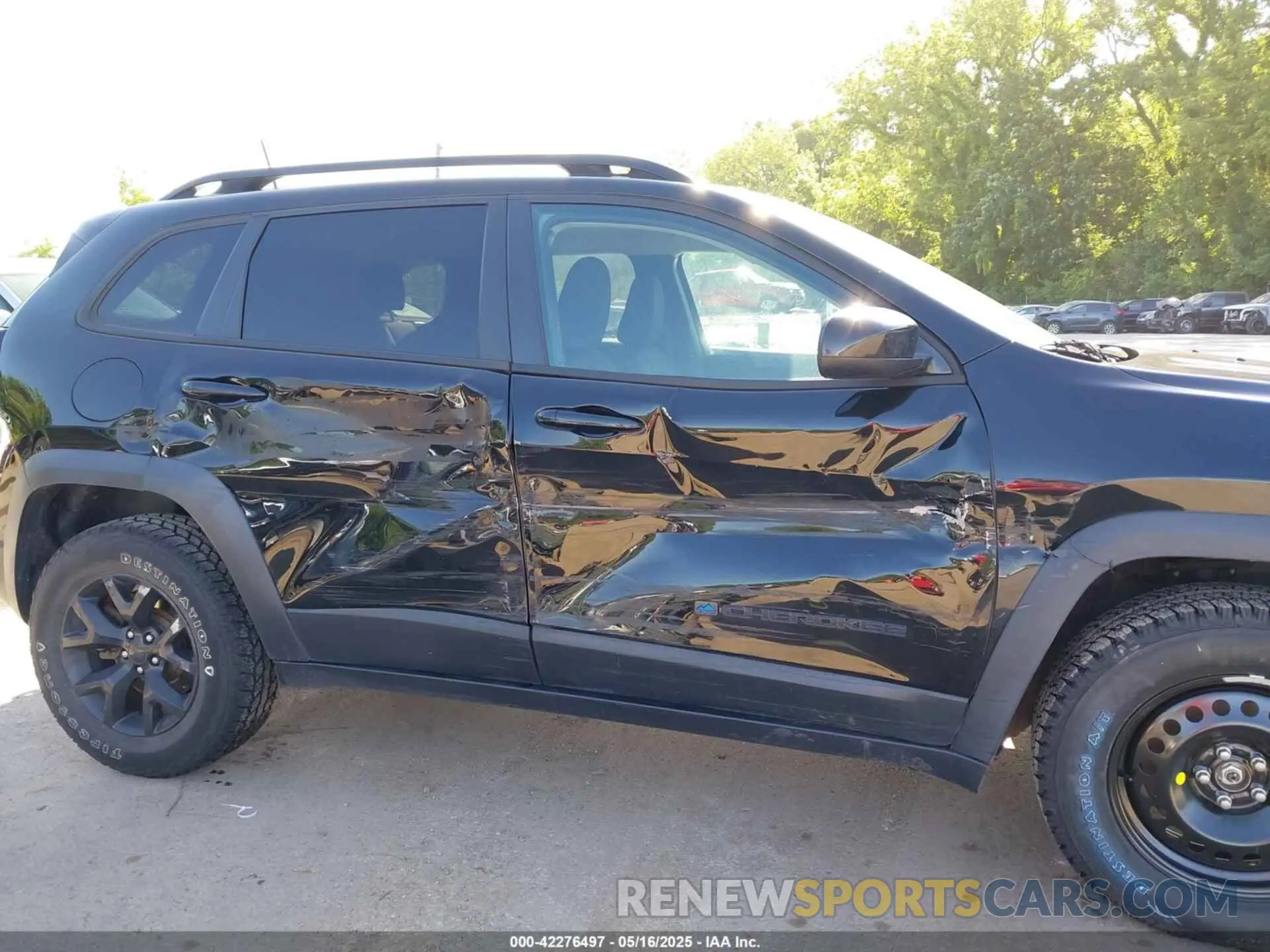 6 fotografías del automóvil dañado 1C4PJMCX2KD473275 JEEP CHEROKEE 2019