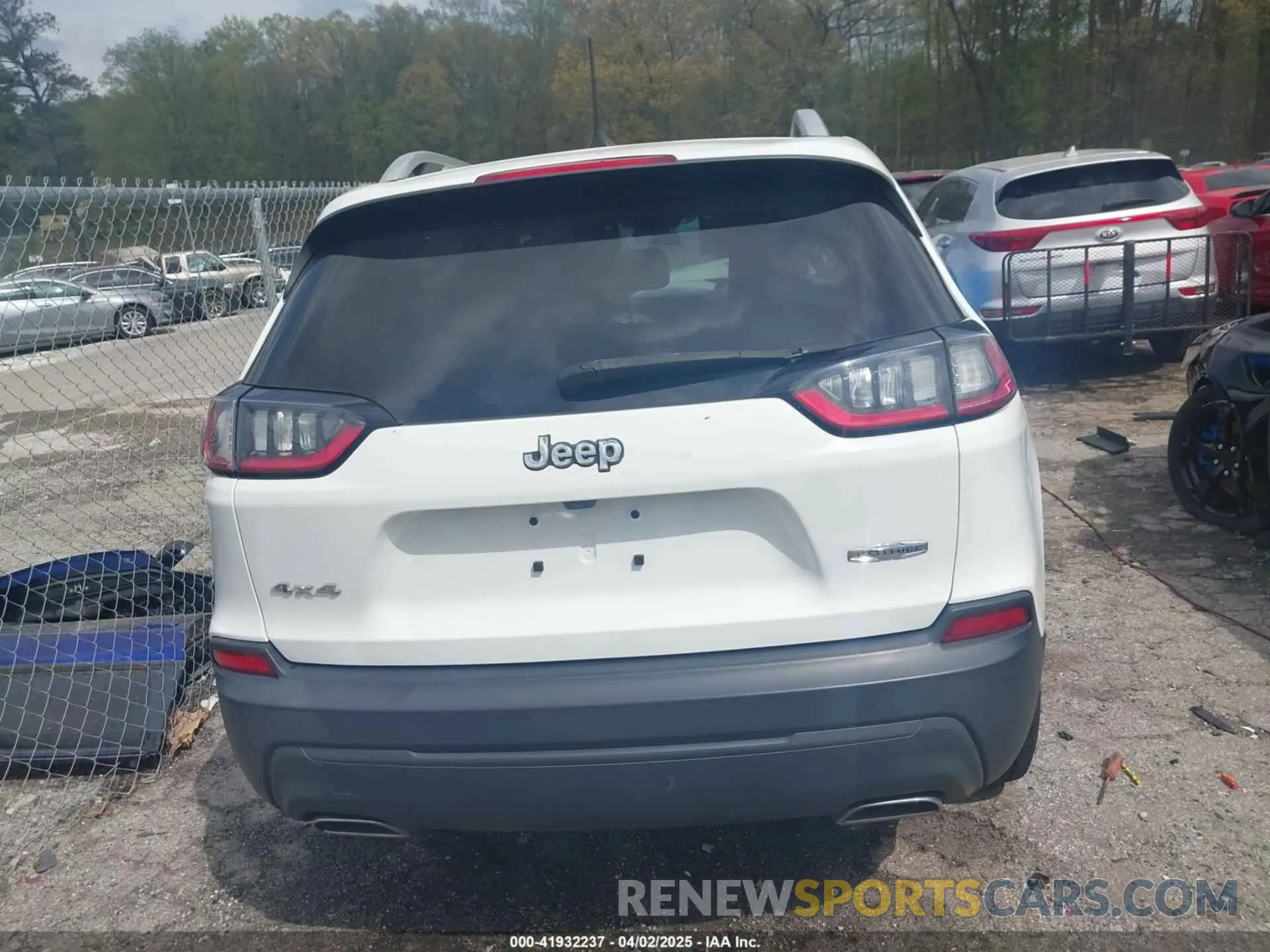 16 fotografías del automóvil dañado 1C4PJMCX8KD337314 JEEP CHEROKEE 2019
