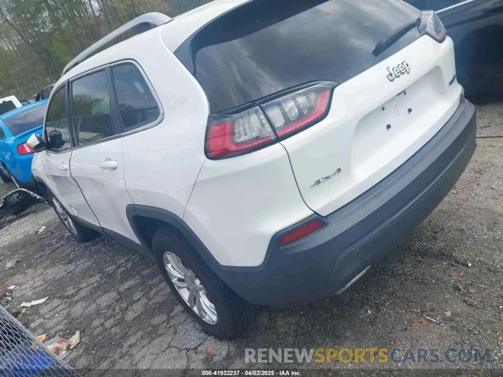 3 fotografías del automóvil dañado 1C4PJMCX8KD337314 JEEP CHEROKEE 2019