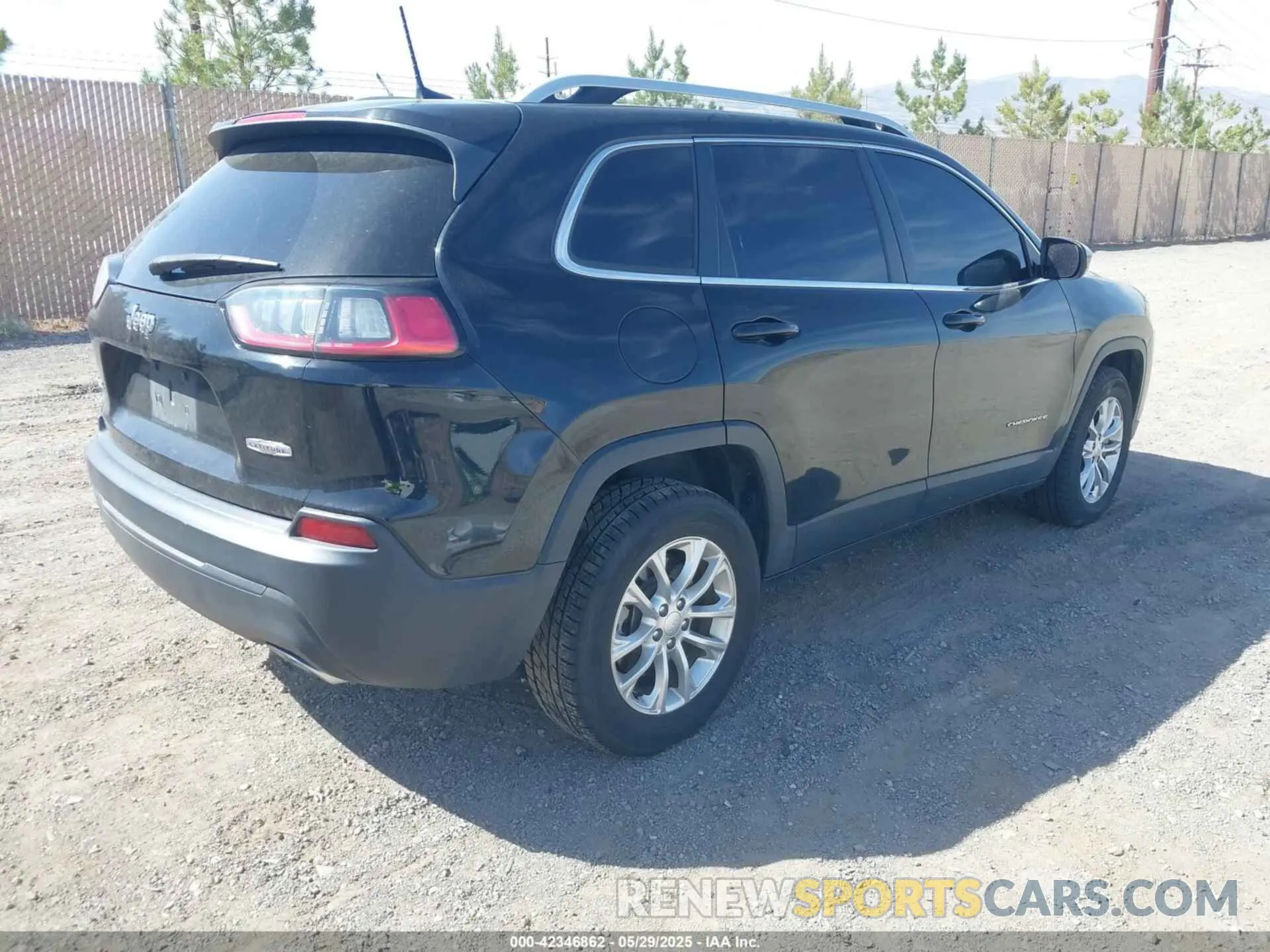 4 fotografías del automóvil dañado 1C4PJMCXXKD105104 JEEP CHEROKEE 2019
