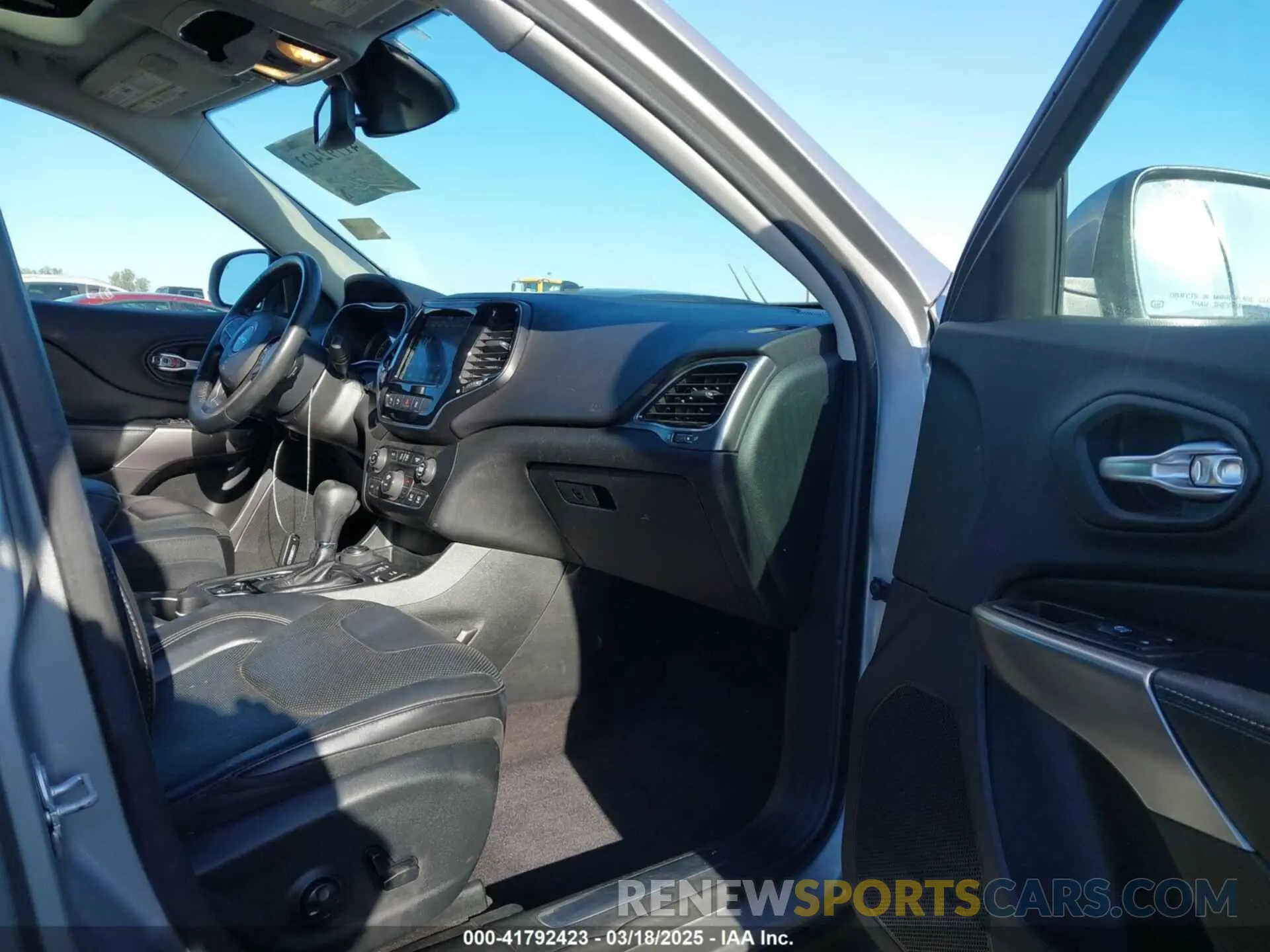 5 fotografías del automóvil dañado 1C4PJMDN4KD178921 JEEP CHEROKEE 2019