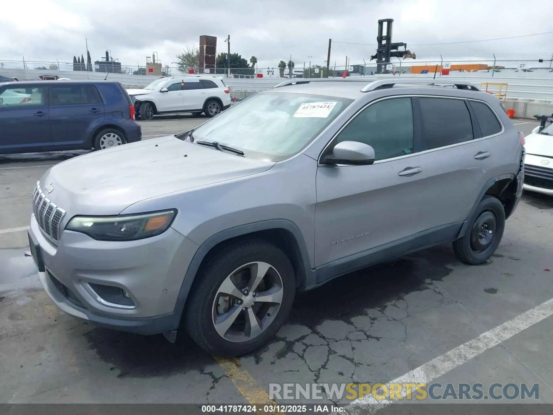 2 fotografías del automóvil dañado 1C4PJMDNXKD180589 JEEP CHEROKEE 2019