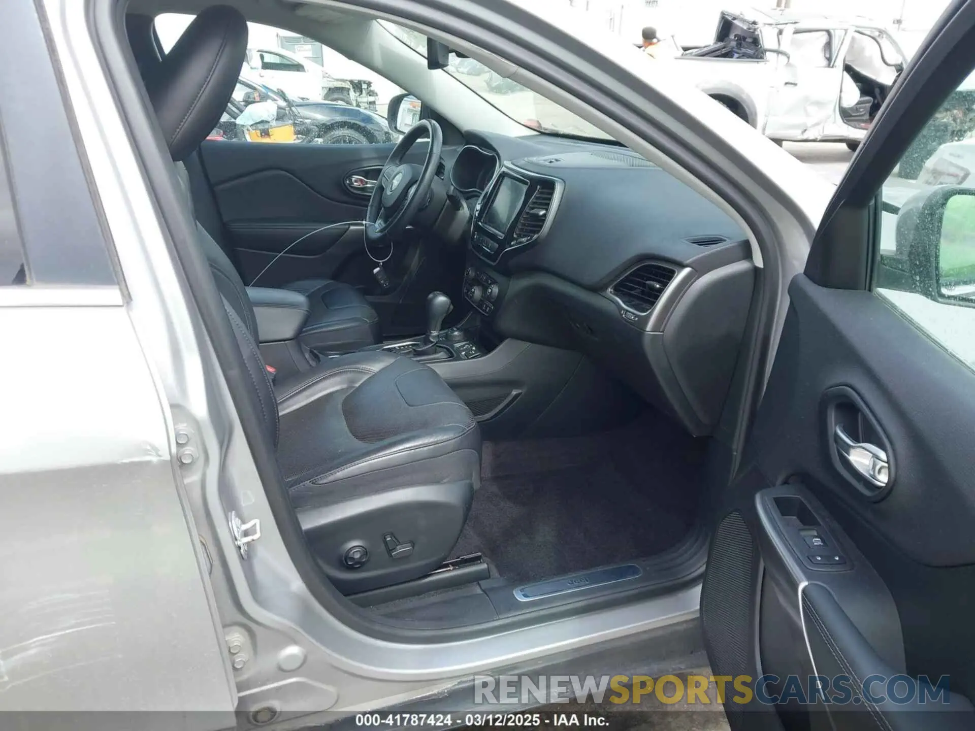 5 fotografías del automóvil dañado 1C4PJMDNXKD180589 JEEP CHEROKEE 2019
