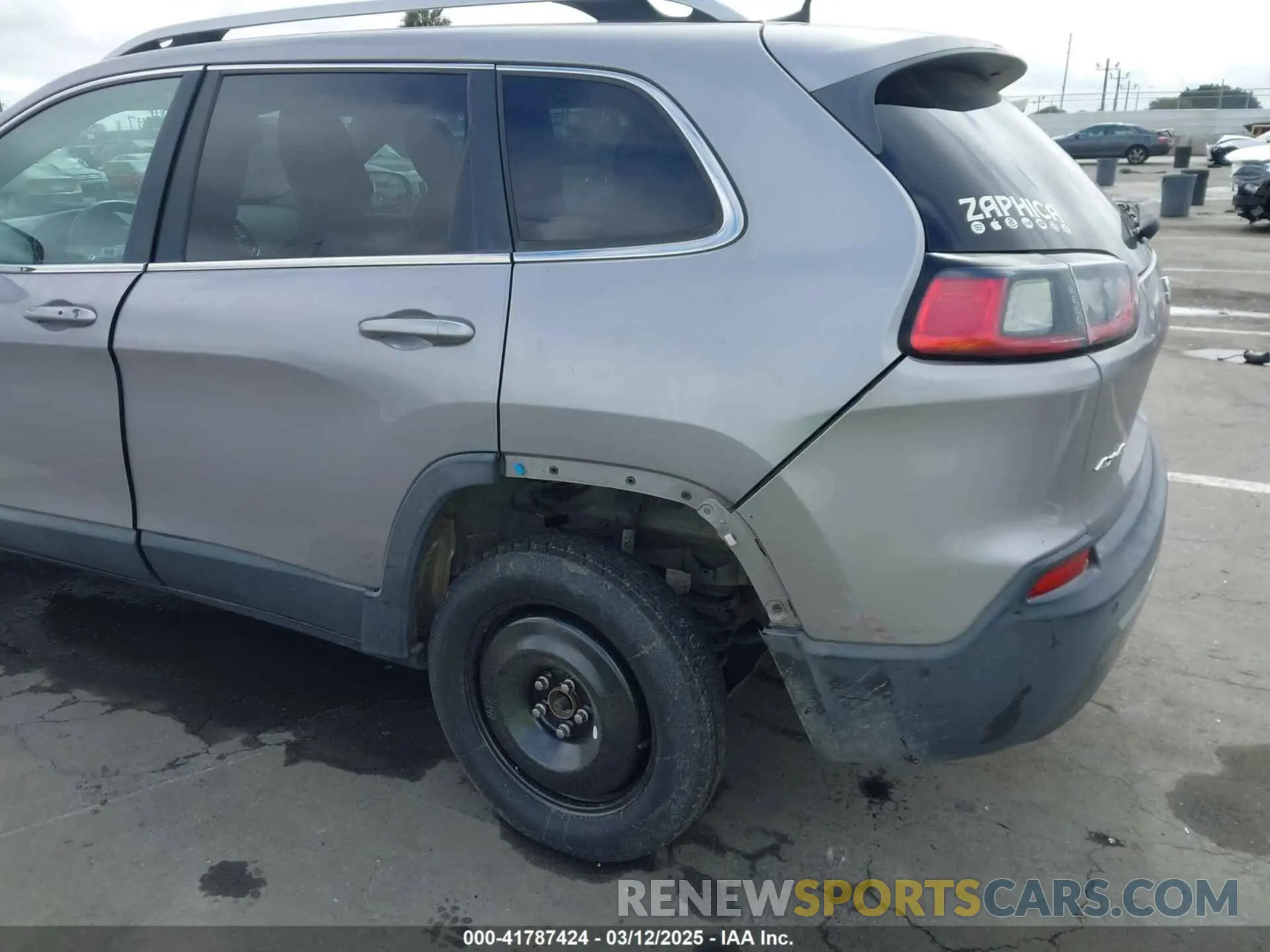 6 fotografías del automóvil dañado 1C4PJMDNXKD180589 JEEP CHEROKEE 2019