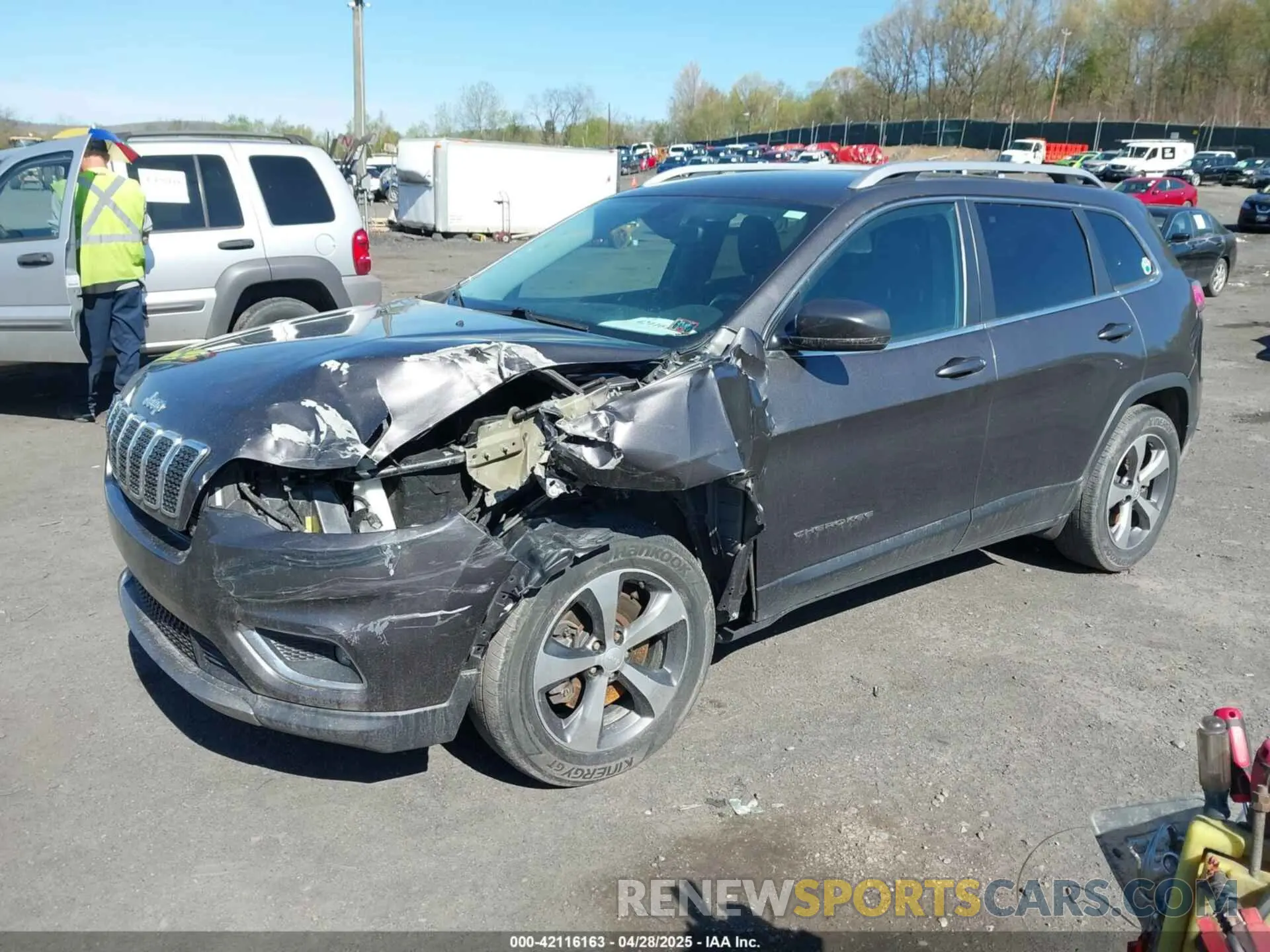 2 fotografías del automóvil dañado 1C4PJMDX0KD319579 JEEP CHEROKEE 2019