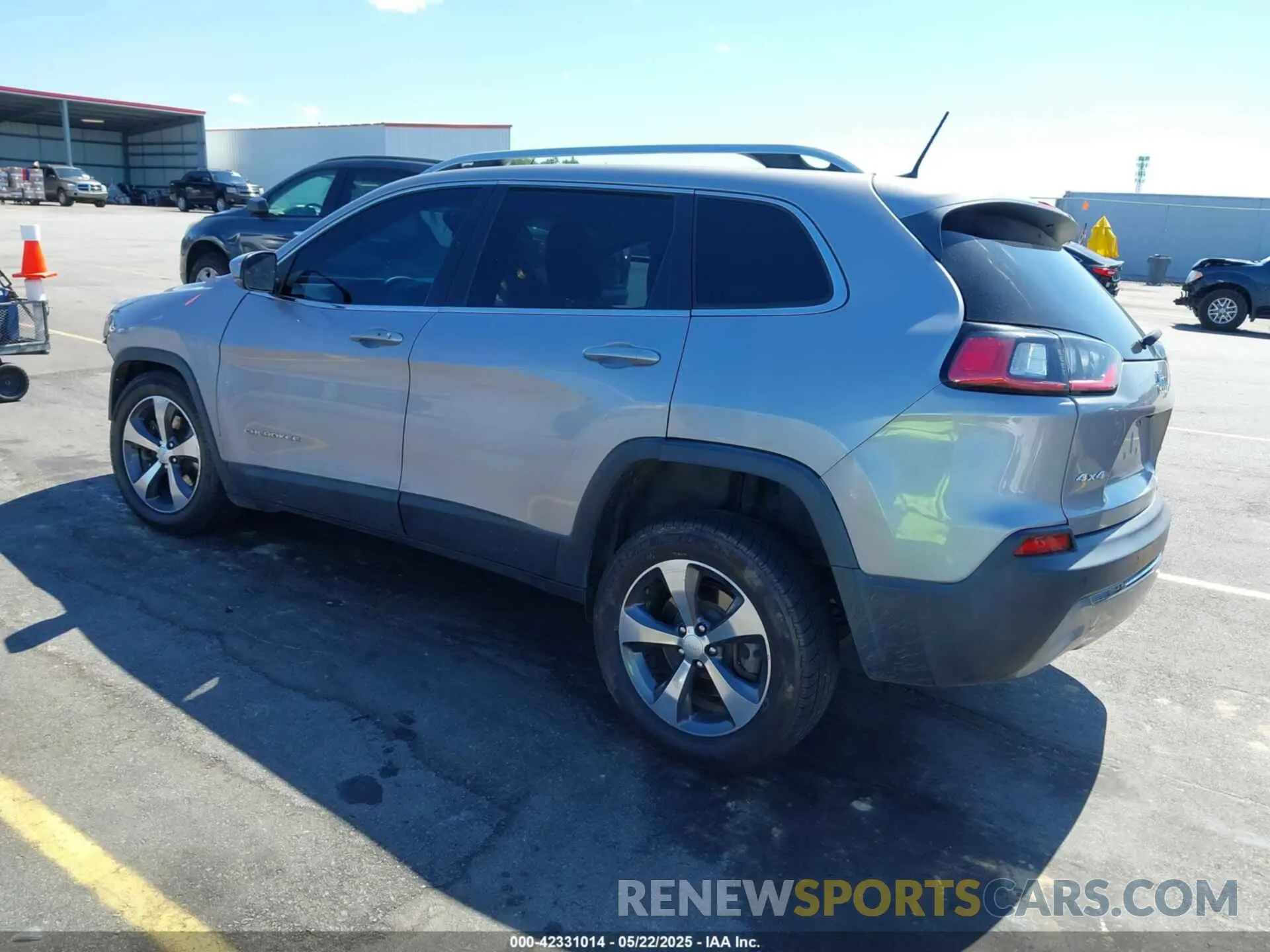 3 fotografías del automóvil dañado 1C4PJMDX1KD166355 JEEP CHEROKEE 2019
