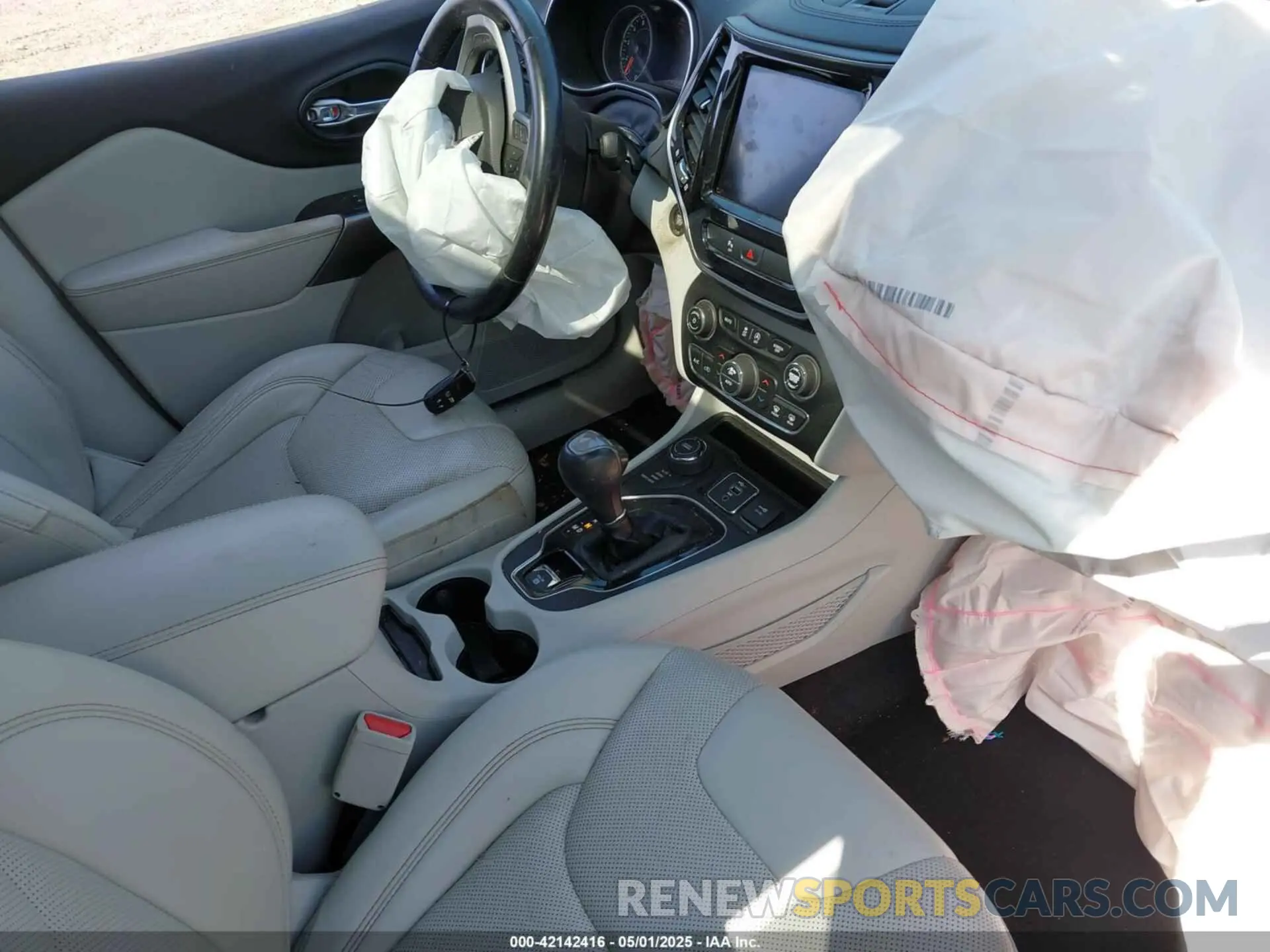 5 fotografías del automóvil dañado 1C4PJMDX1KD356852 JEEP CHEROKEE 2019