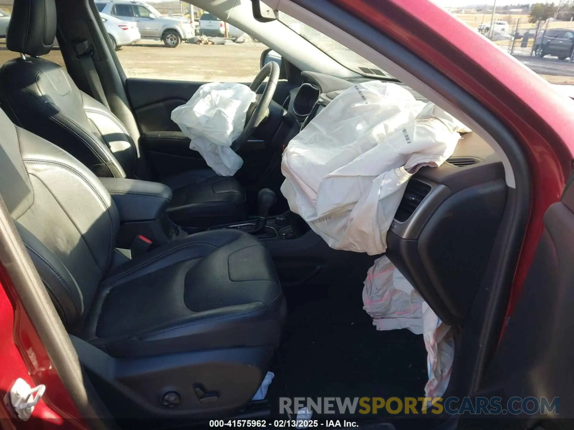 5 fotografías del automóvil dañado 1C4PJMDX2KD442798 JEEP CHEROKEE 2019