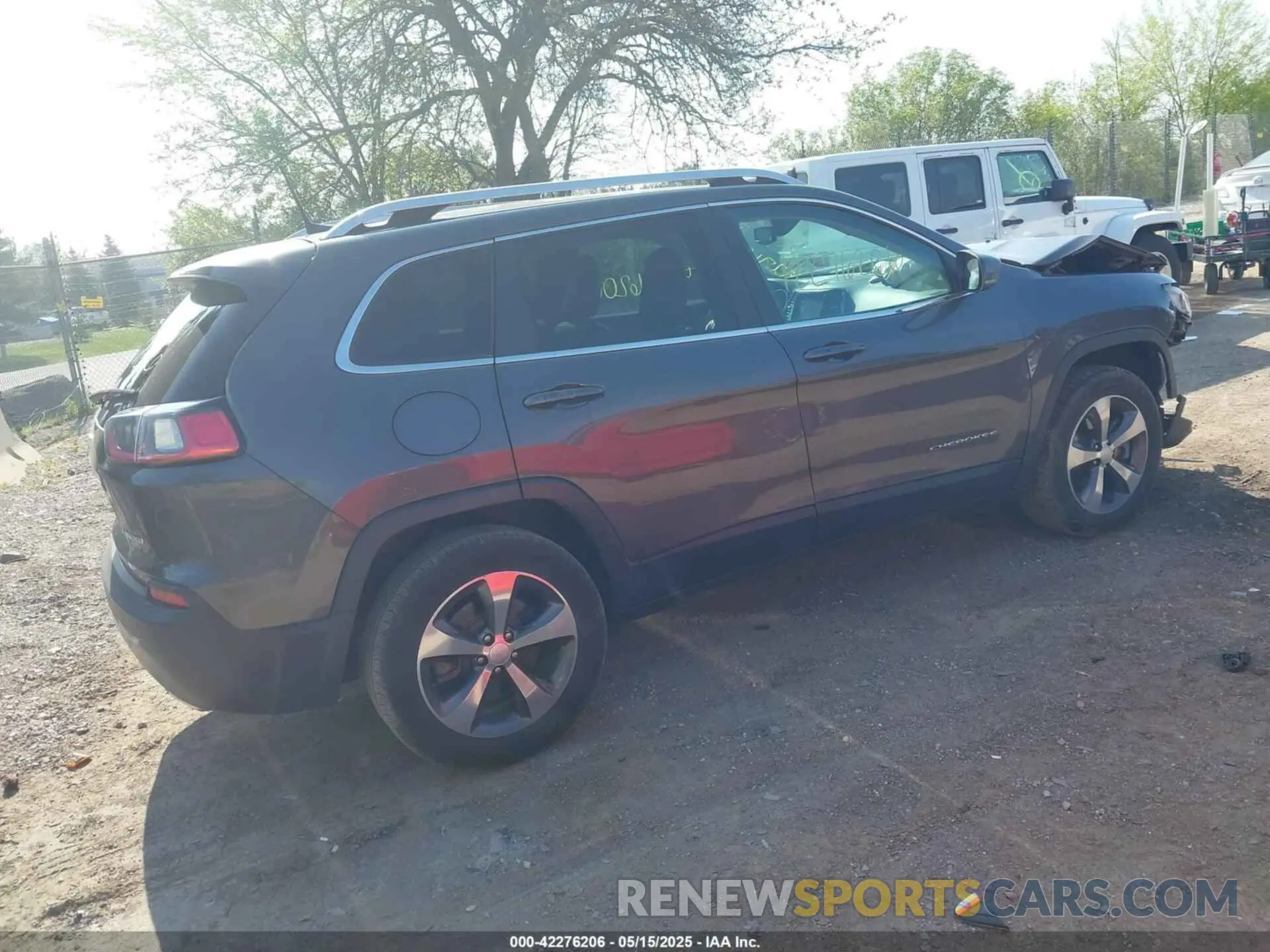 4 fotografías del automóvil dañado 1C4PJMDX2KD463523 JEEP CHEROKEE 2019