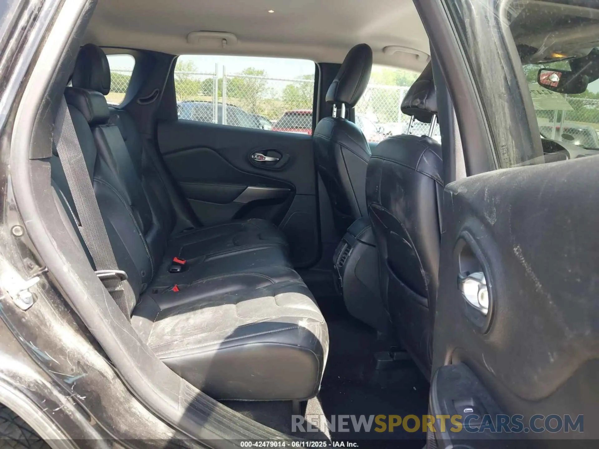 8 fotografías del automóvil dañado 1C4PJMDX3KD441868 JEEP CHEROKEE 2019
