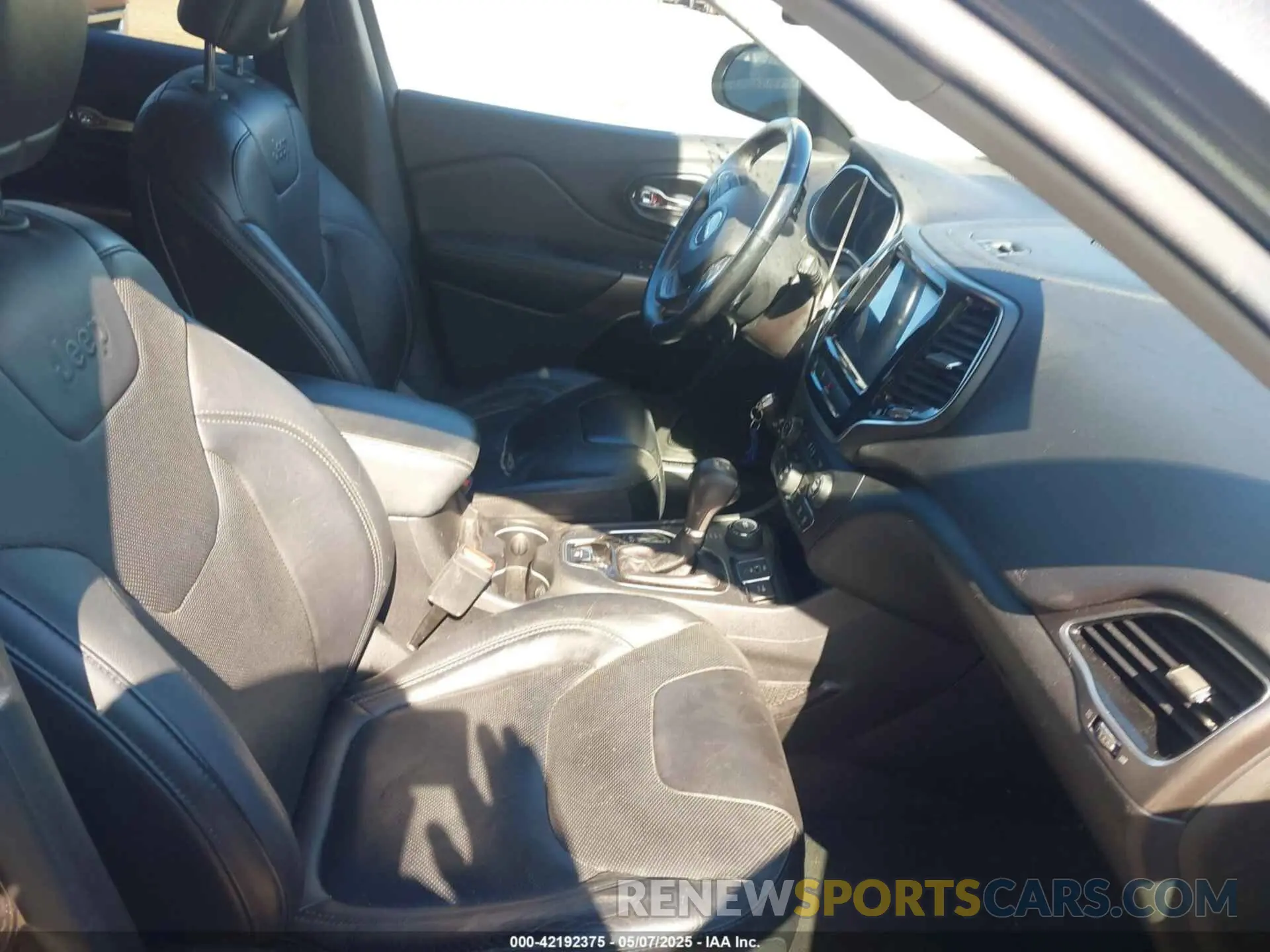 5 fotografías del automóvil dañado 1C4PJMDX5KD157237 JEEP CHEROKEE 2019