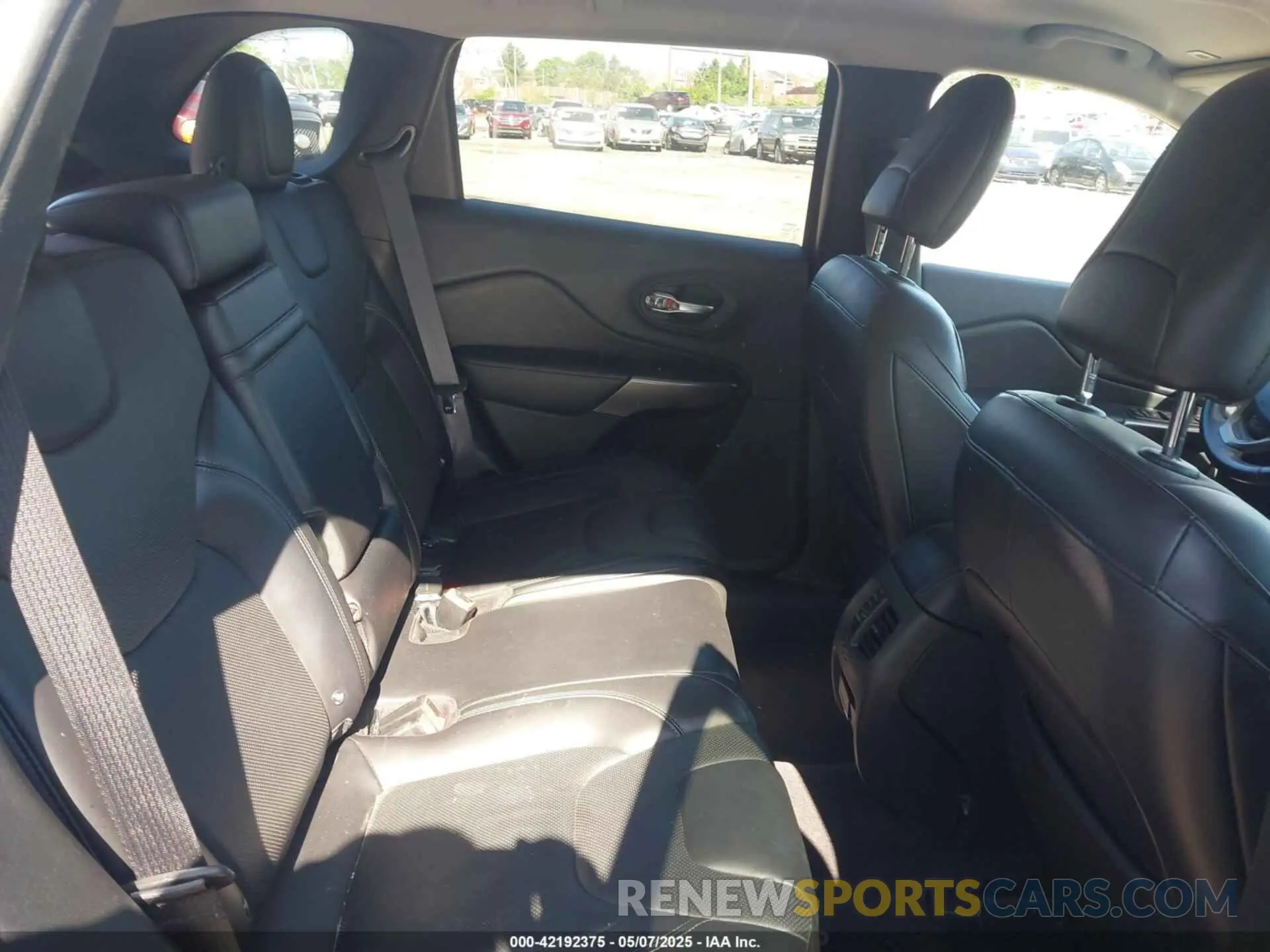 8 fotografías del automóvil dañado 1C4PJMDX5KD157237 JEEP CHEROKEE 2019