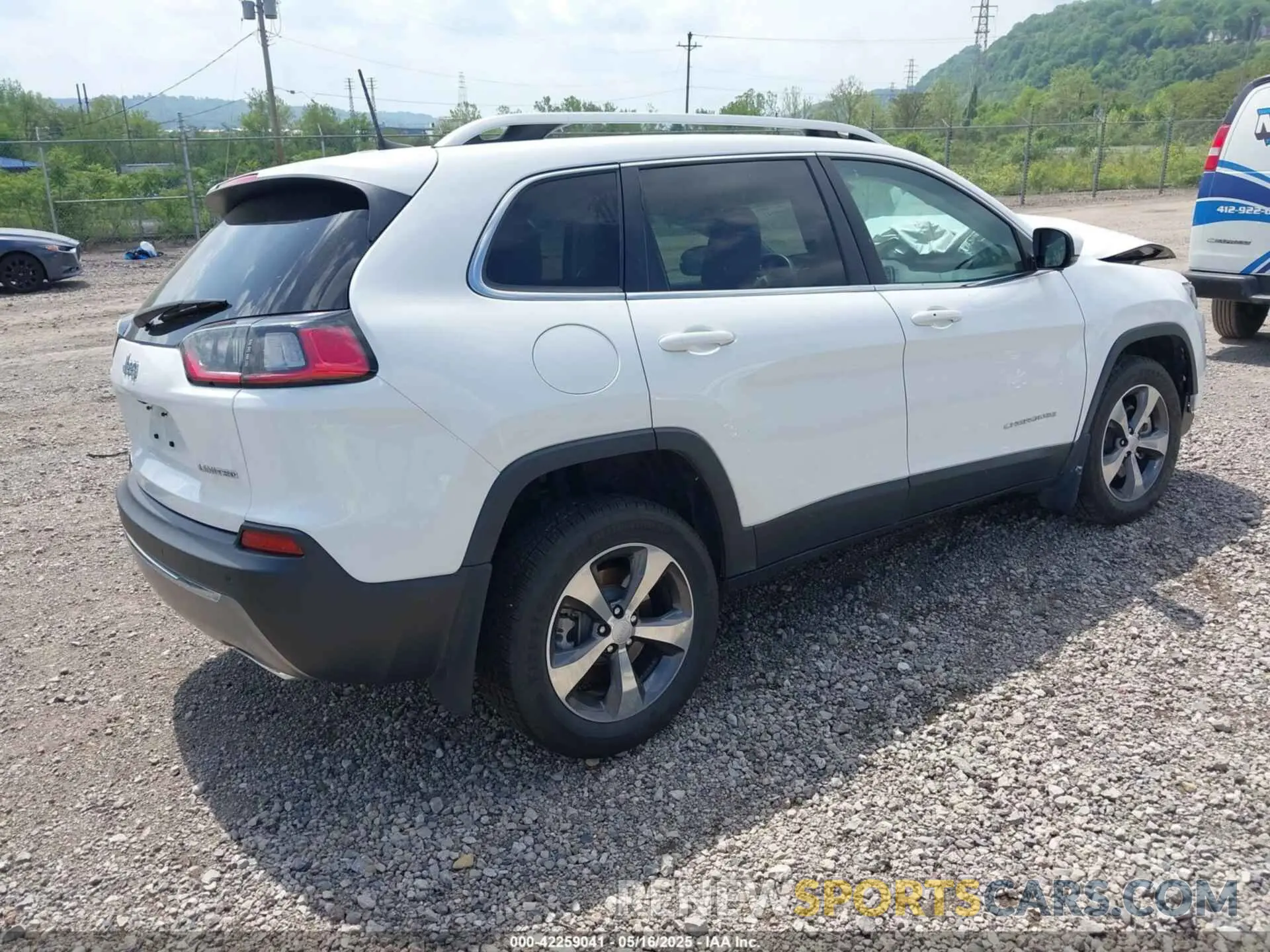 4 fotografías del automóvil dañado 1C4PJMDX5KD344073 JEEP CHEROKEE 2019