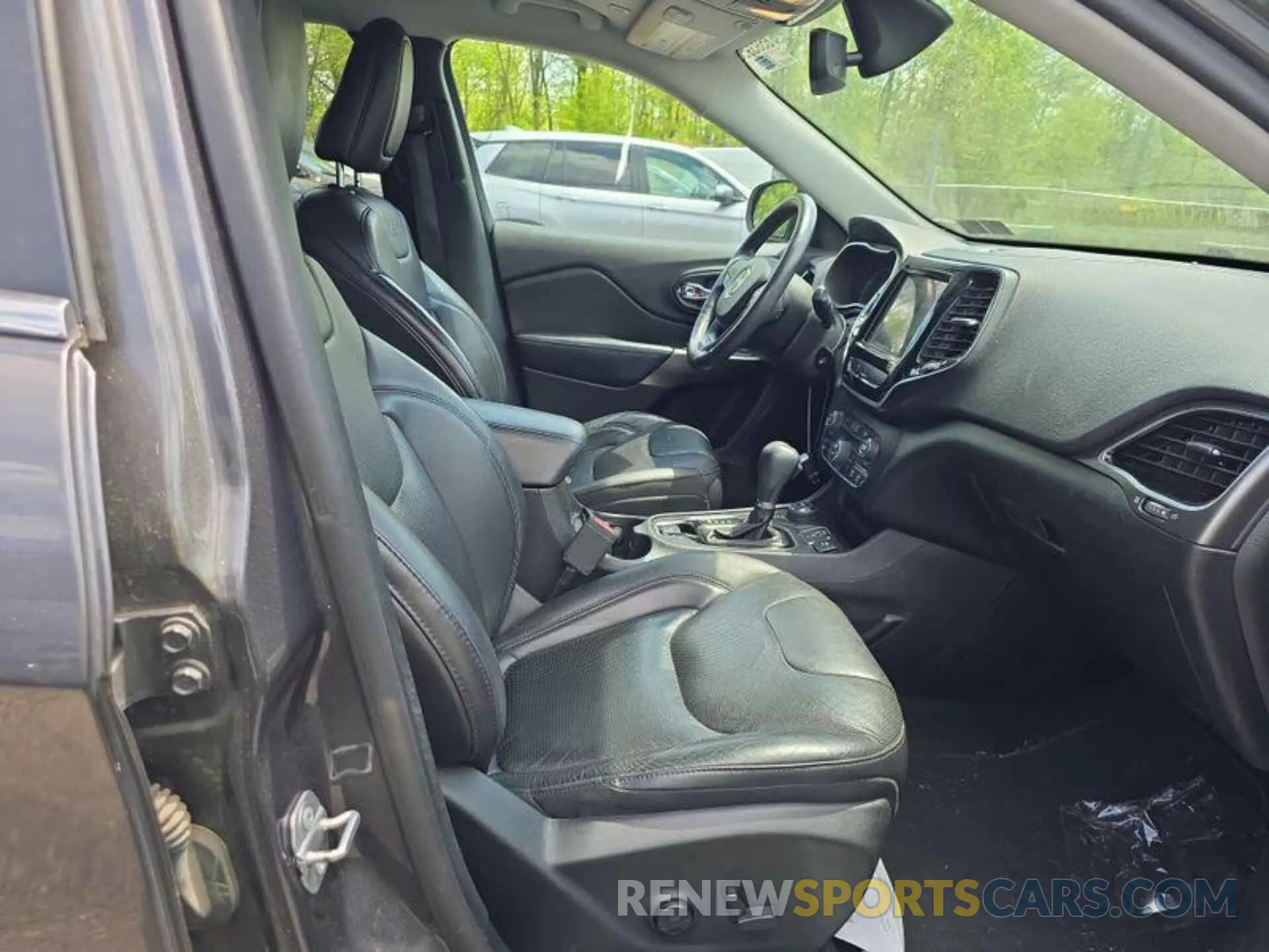 2 fotografías del automóvil dañado 1C4PJMDX6KD373808 JEEP CHEROKEE 2019