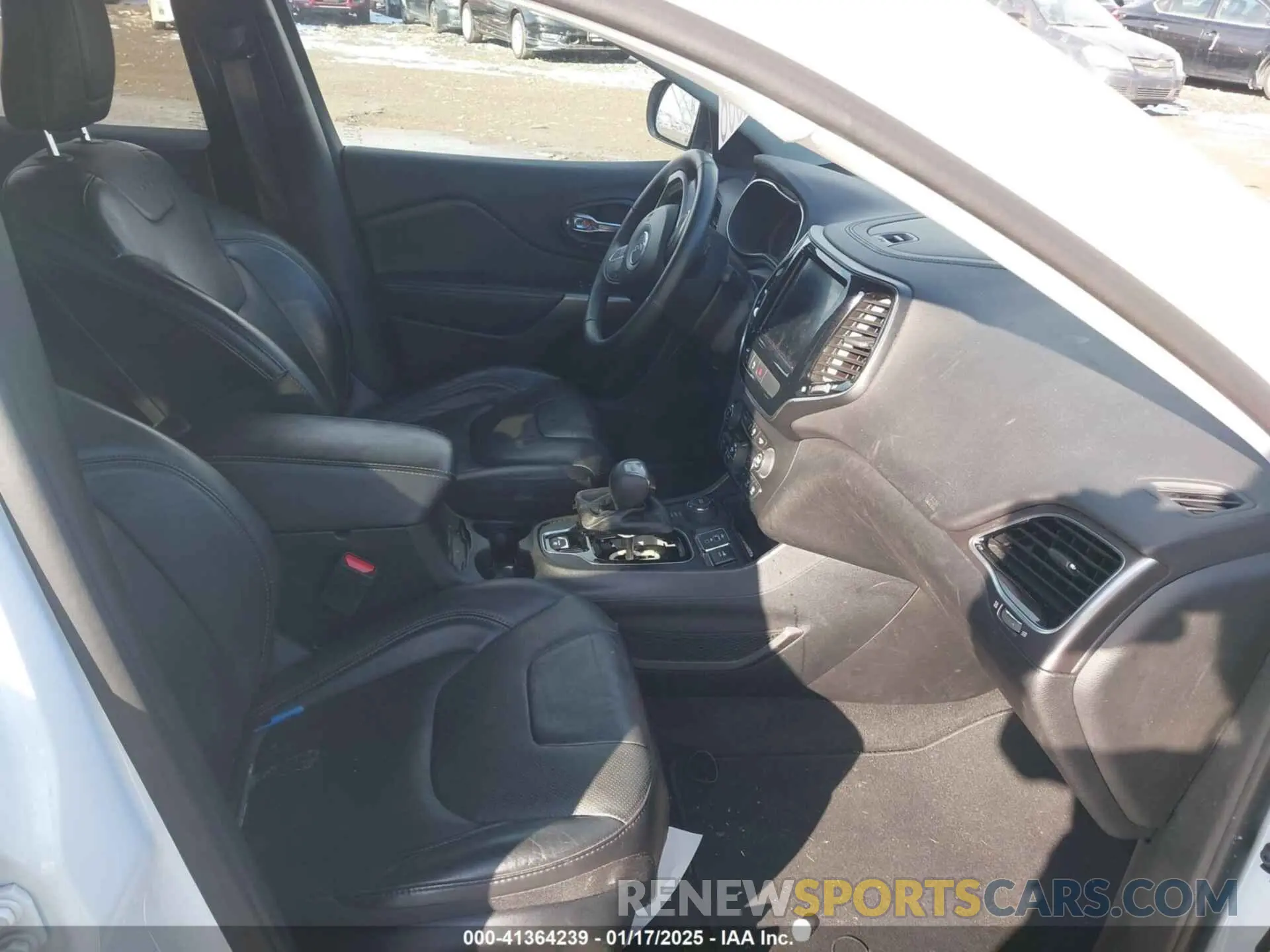 5 fotografías del automóvil dañado 1C4PJMDX8KD385362 JEEP CHEROKEE 2019