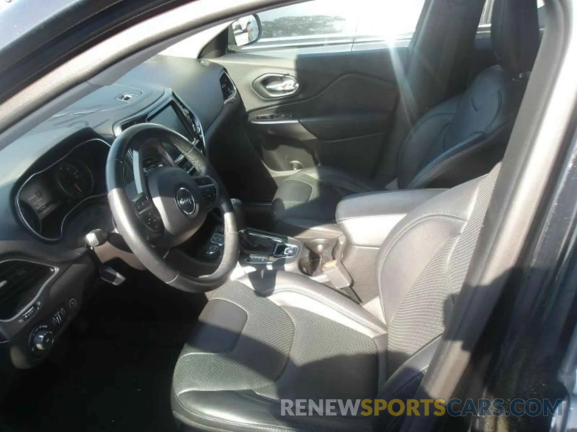 4 fotografías del automóvil dañado 1C4PJMDX8KD450811 JEEP CHEROKEE 2019