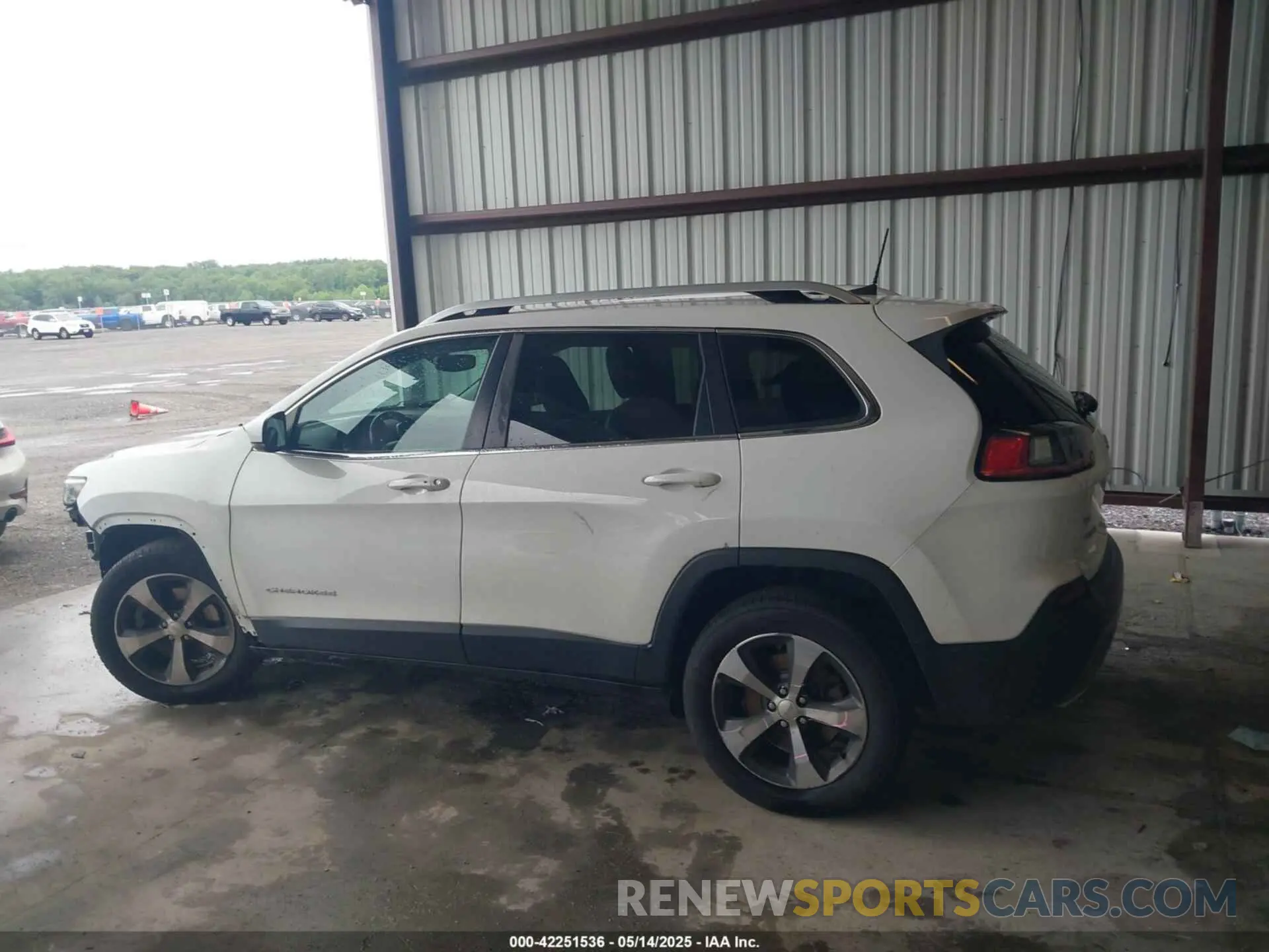15 fotografías del automóvil dañado 1C4PJMDXXKD198284 JEEP CHEROKEE 2019