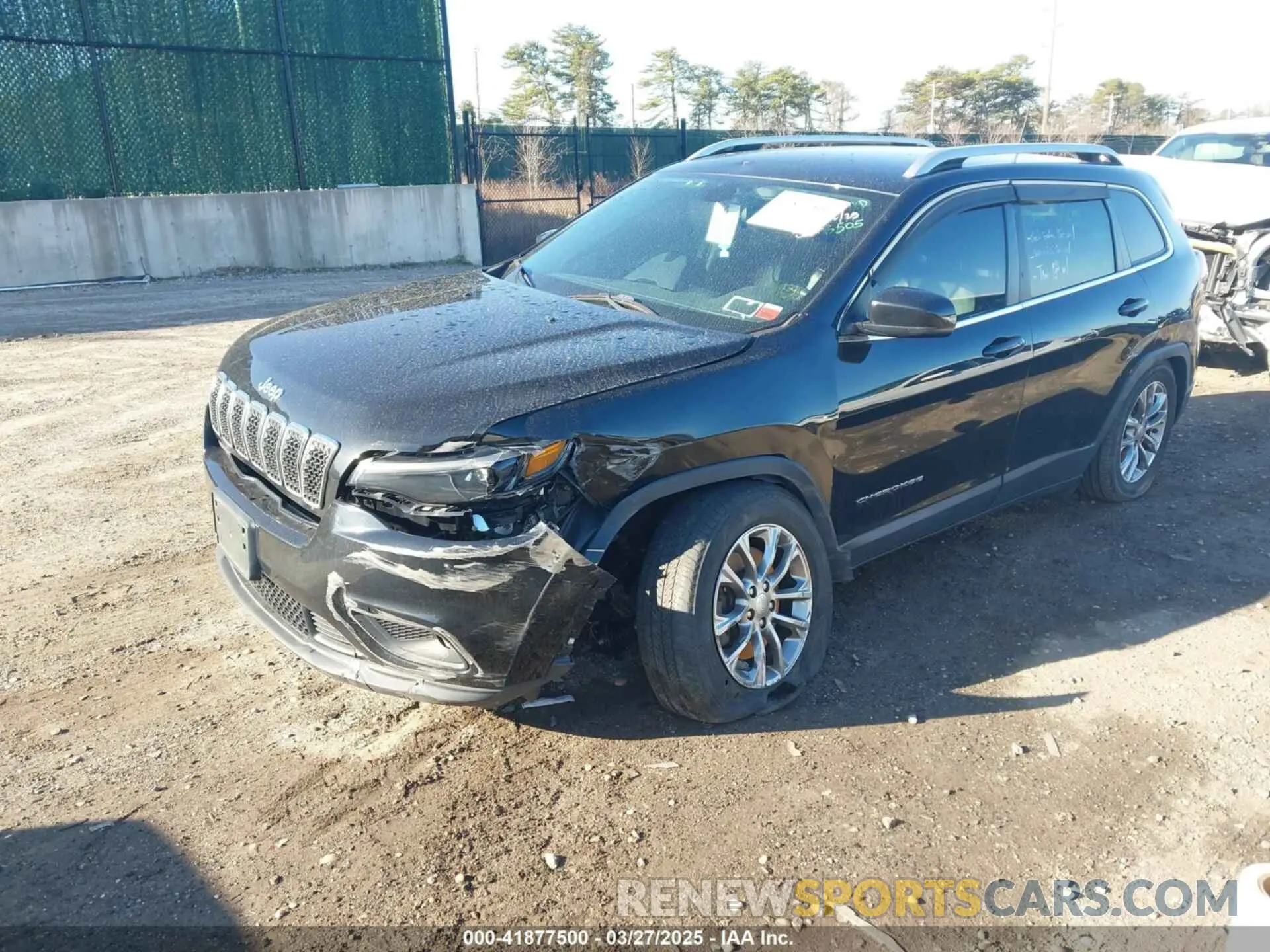 2 fotografías del automóvil dañado 1C4PJMLB2KD261304 JEEP CHEROKEE 2019