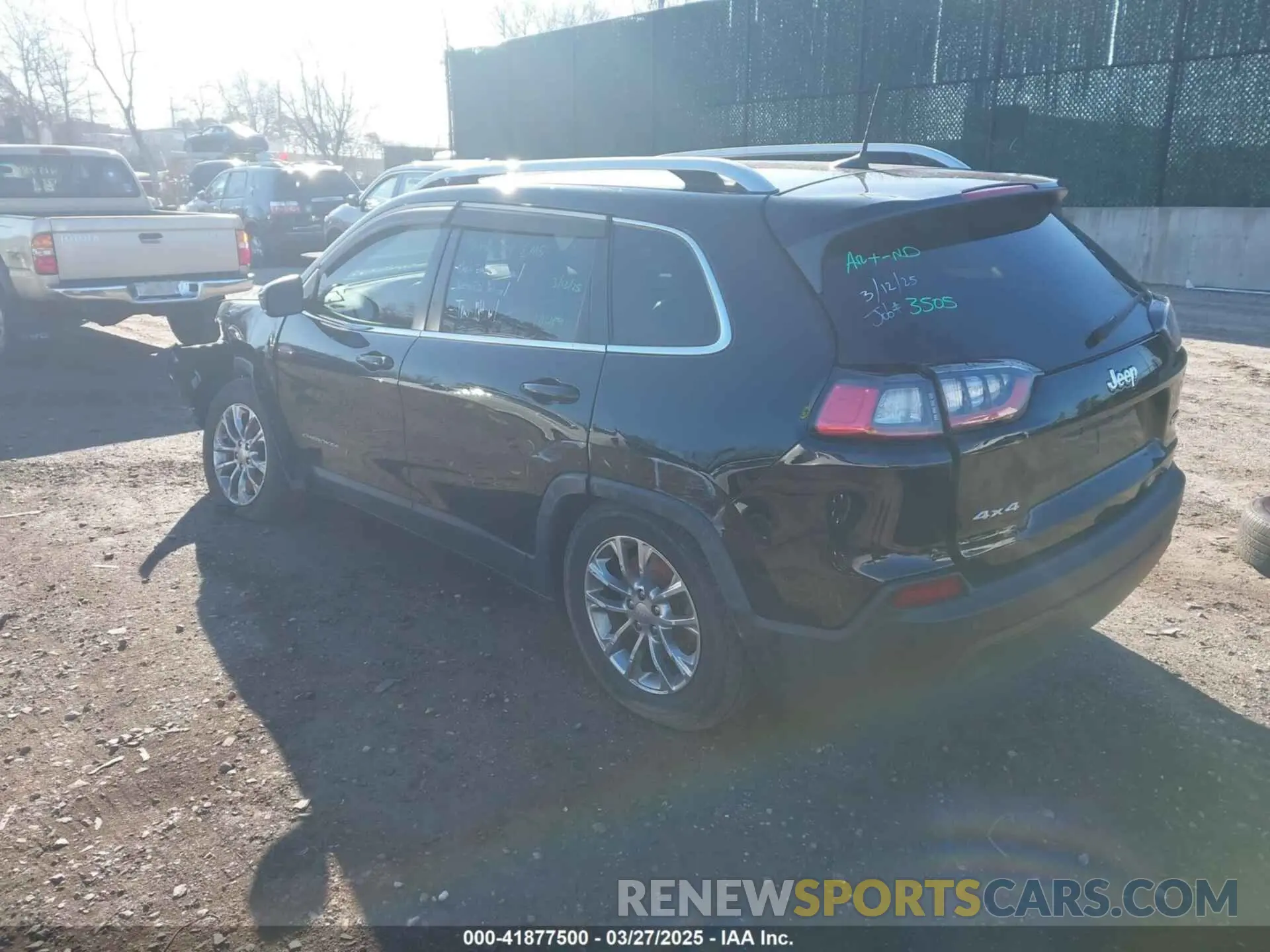 3 fotografías del automóvil dañado 1C4PJMLB2KD261304 JEEP CHEROKEE 2019