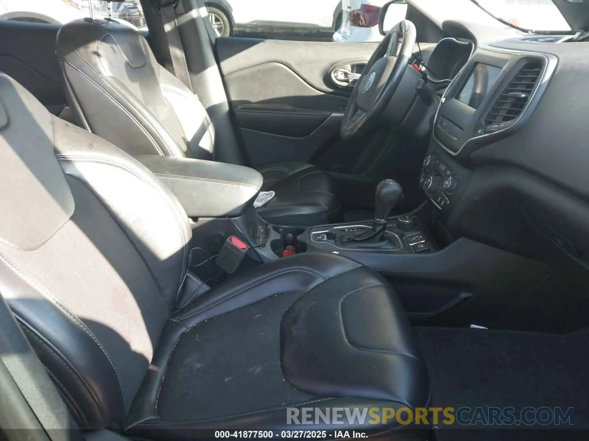 5 fotografías del automóvil dañado 1C4PJMLB2KD261304 JEEP CHEROKEE 2019