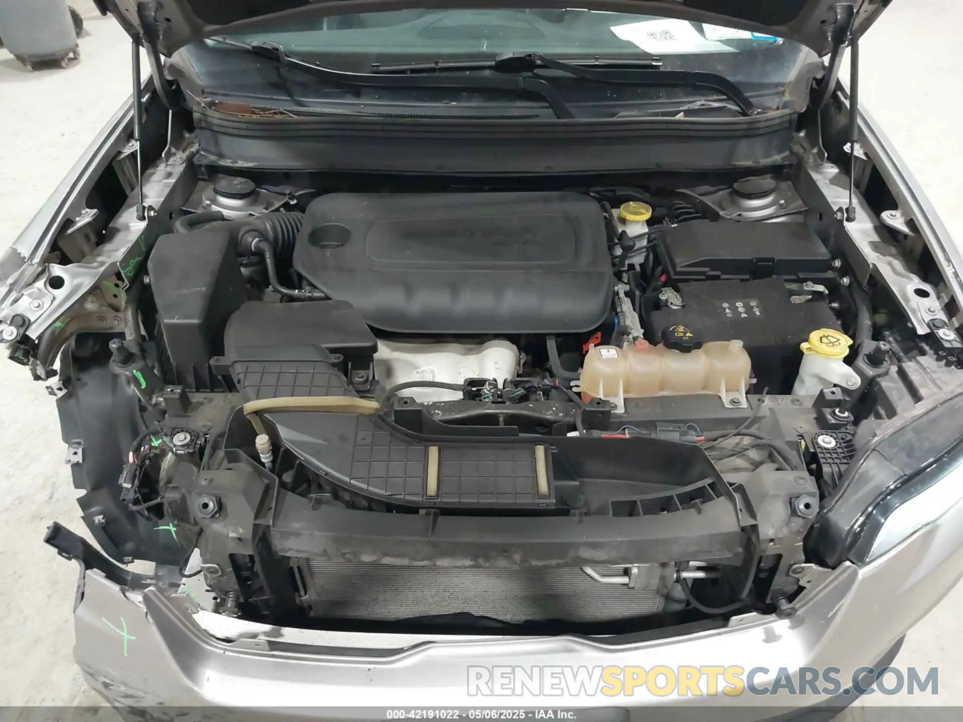 10 fotografías del automóvil dañado 1C4PJMLB2KD289149 JEEP CHEROKEE 2019