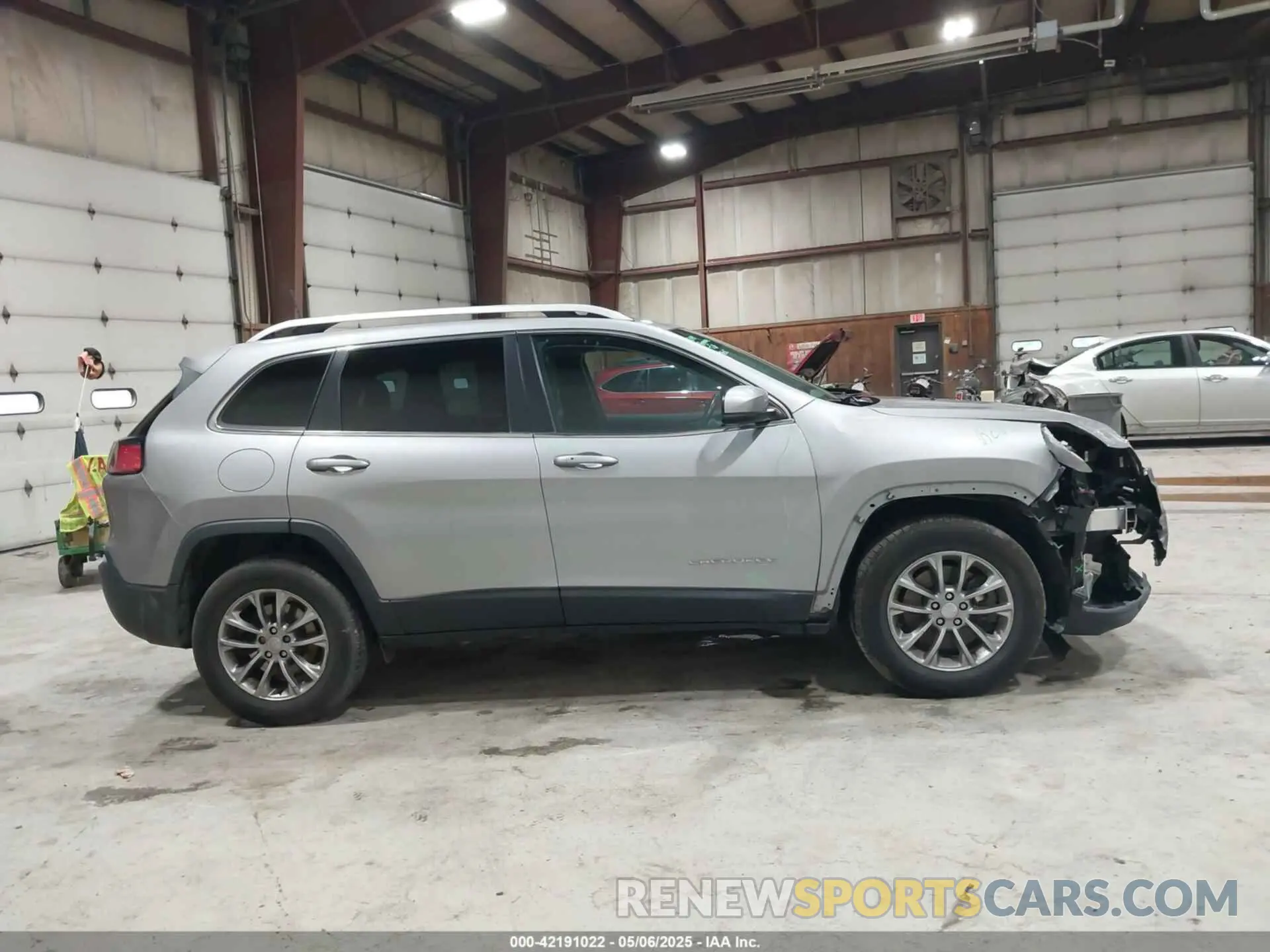 14 fotografías del automóvil dañado 1C4PJMLB2KD289149 JEEP CHEROKEE 2019