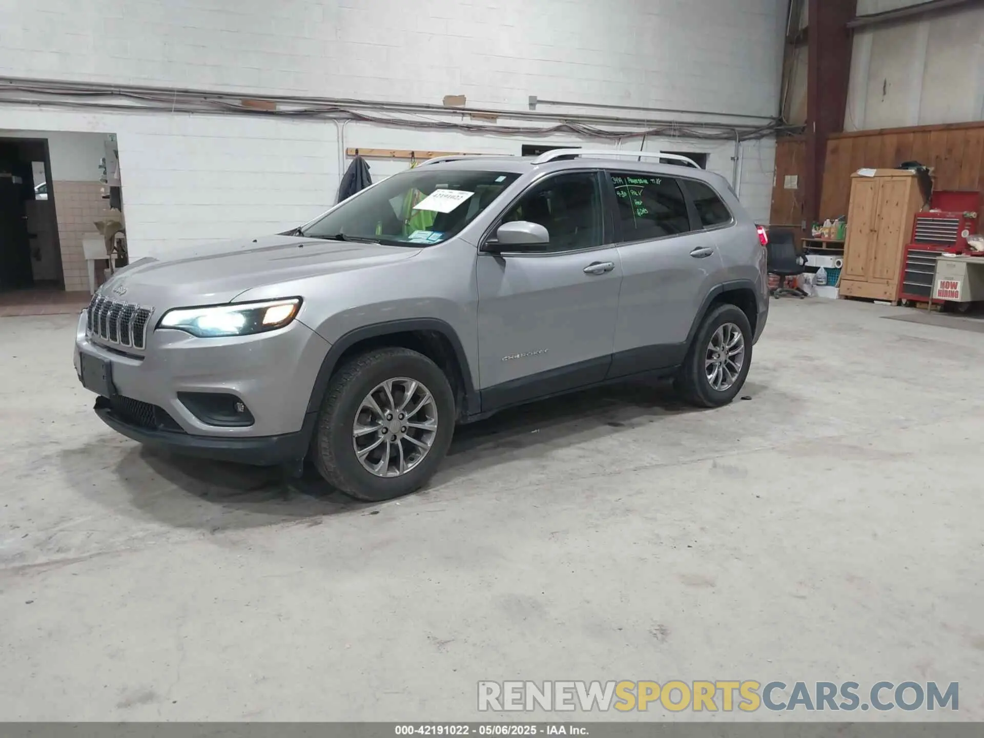 2 fotografías del automóvil dañado 1C4PJMLB2KD289149 JEEP CHEROKEE 2019