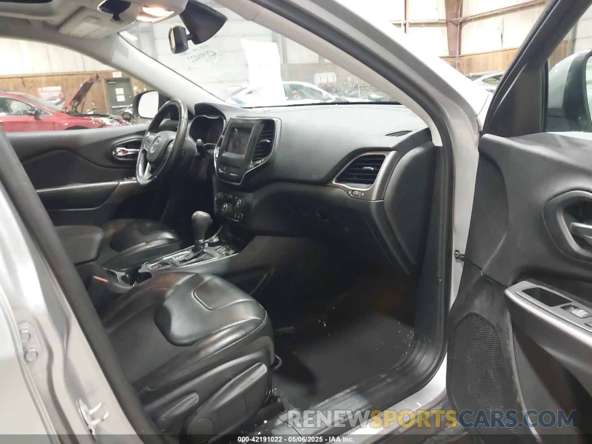 5 fotografías del automóvil dañado 1C4PJMLB2KD289149 JEEP CHEROKEE 2019