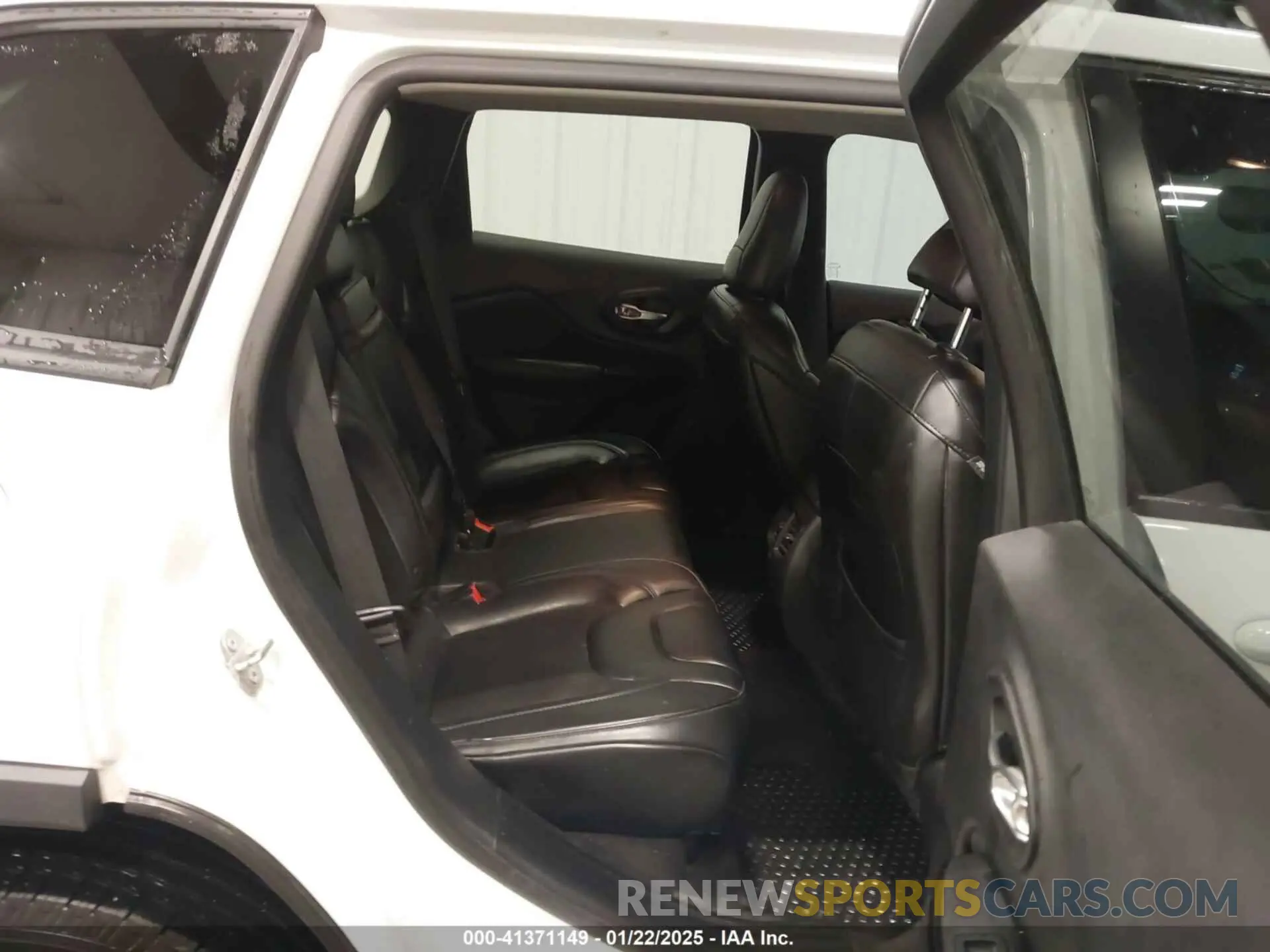 8 fotografías del automóvil dañado 1C4PJMLB2KD294626 JEEP CHEROKEE 2019