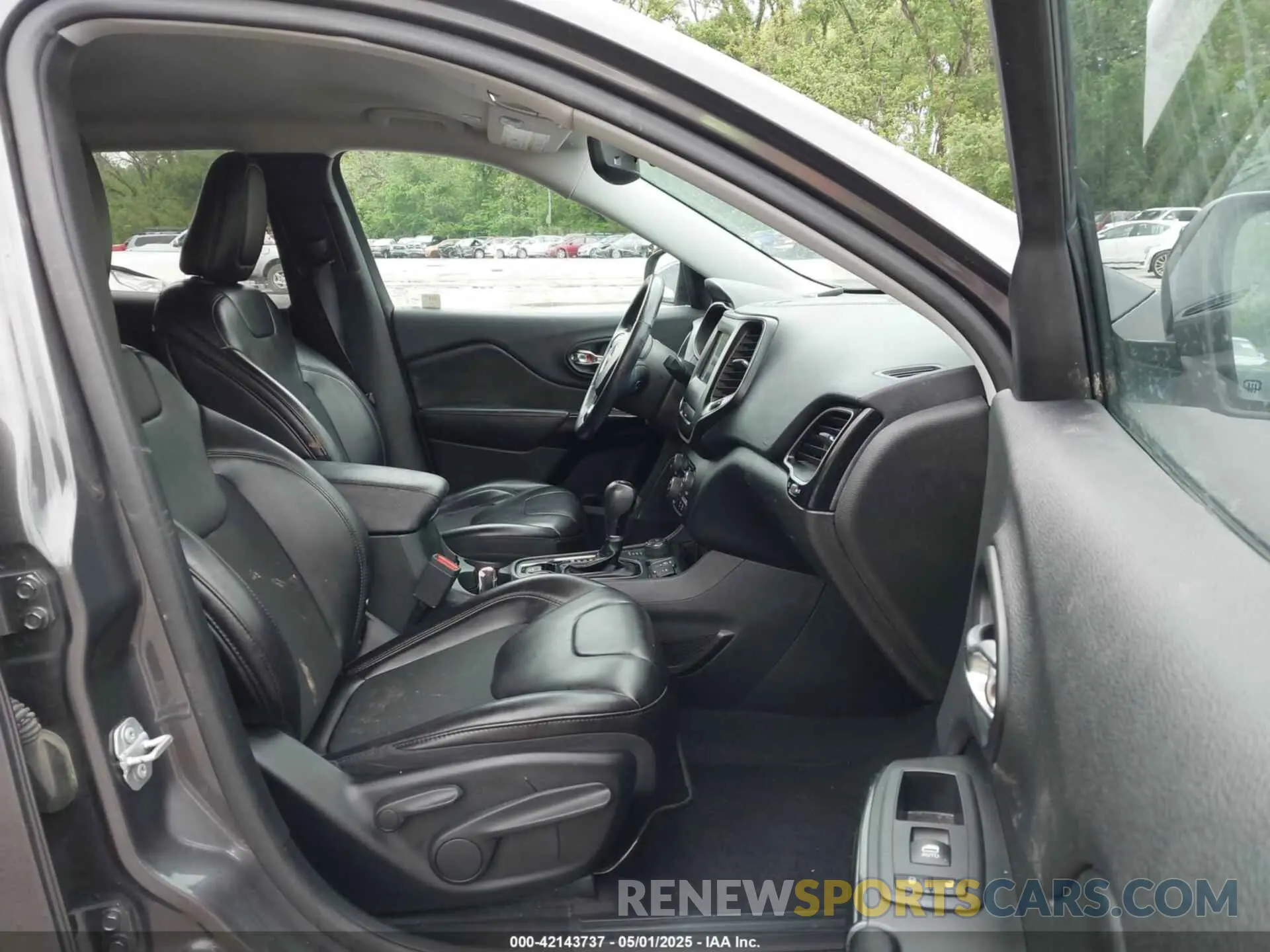 5 fotografías del automóvil dañado 1C4PJMLB2KD328371 JEEP CHEROKEE 2019