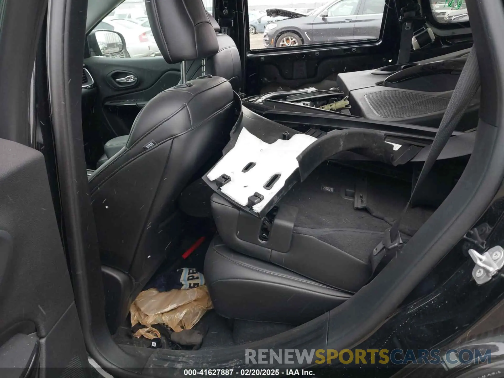 8 fotografías del automóvil dañado 1C4PJMLB2KD472731 JEEP CHEROKEE 2019