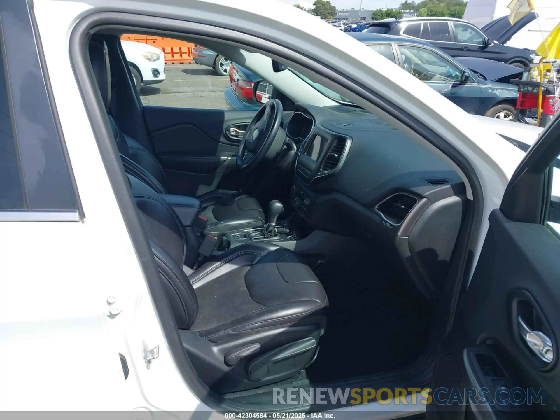 5 fotografías del automóvil dañado 1C4PJMLB3KD351495 JEEP CHEROKEE 2019