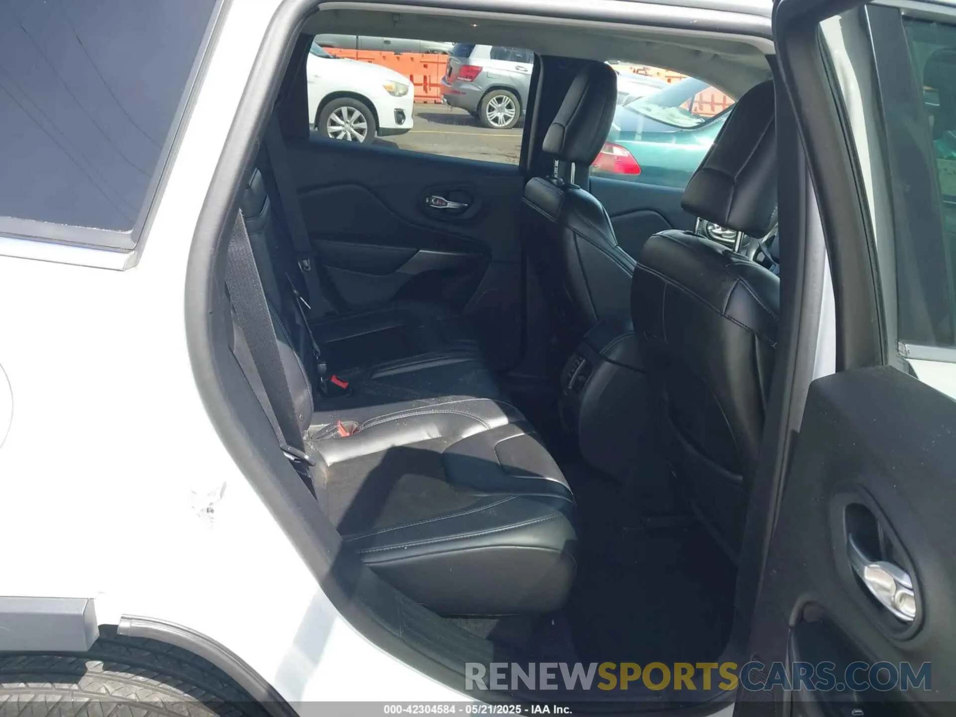 8 fotografías del automóvil dañado 1C4PJMLB3KD351495 JEEP CHEROKEE 2019