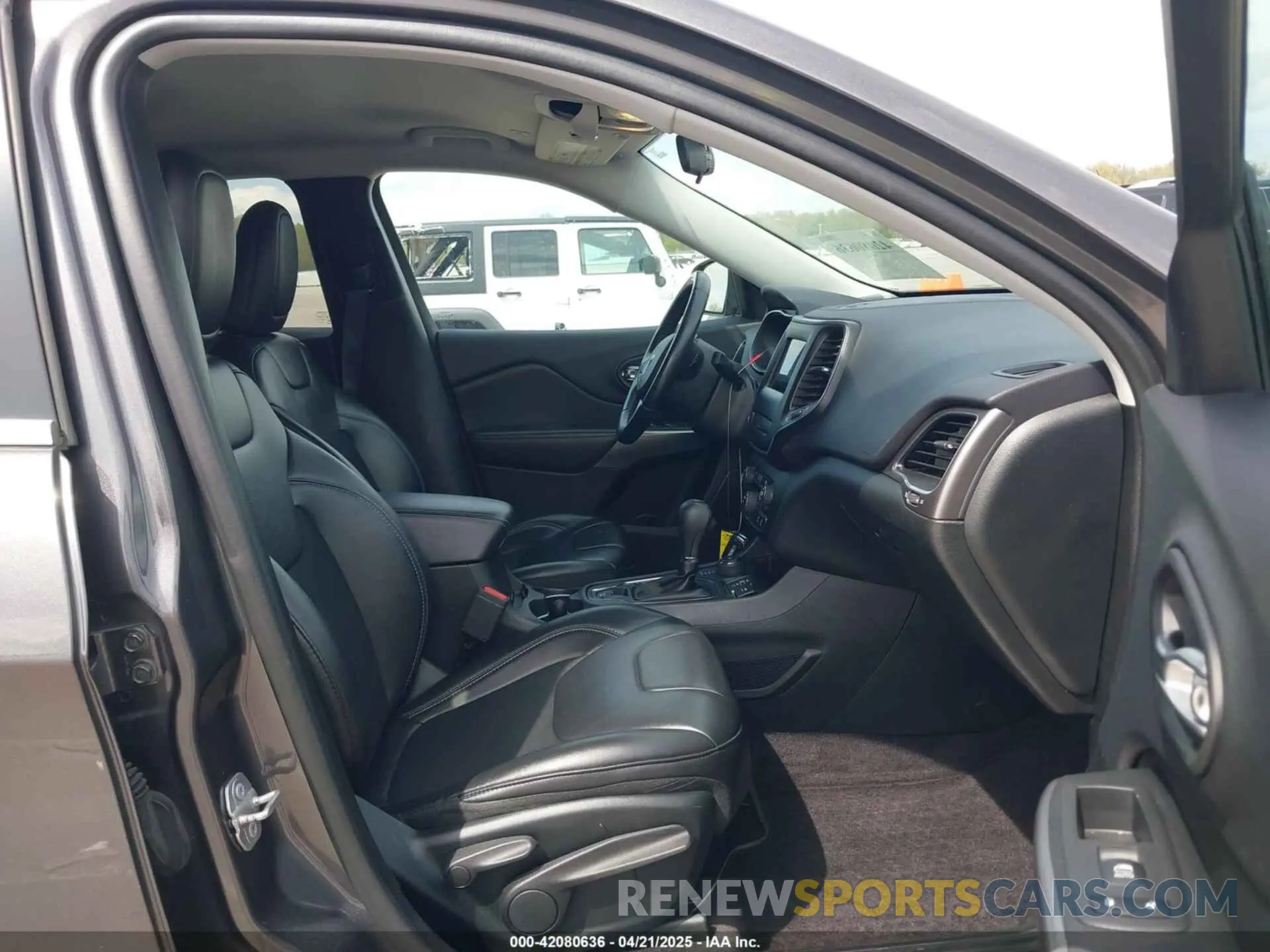 5 fotografías del automóvil dañado 1C4PJMLB4KD139544 JEEP CHEROKEE 2019