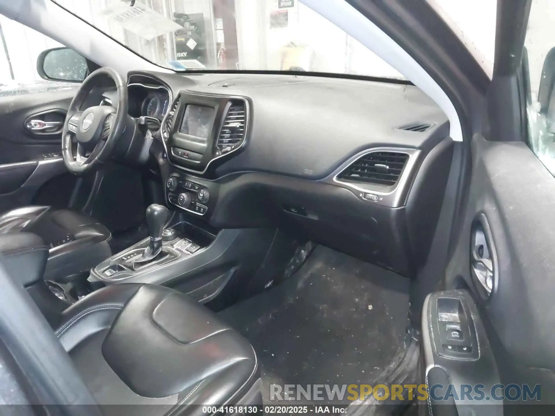 5 fotografías del automóvil dañado 1C4PJMLB4KD307179 JEEP CHEROKEE 2019