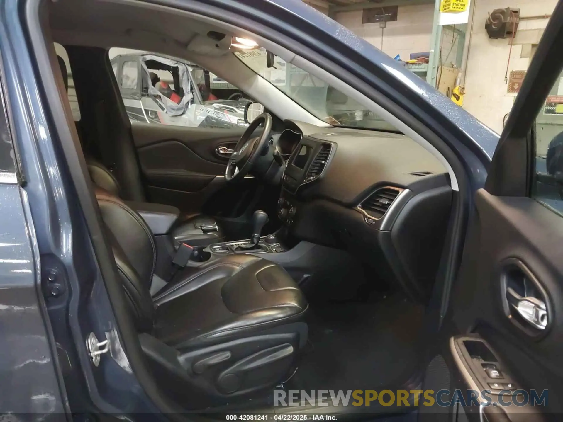 5 fotografías del automóvil dañado 1C4PJMLB4KD462220 JEEP CHEROKEE 2019