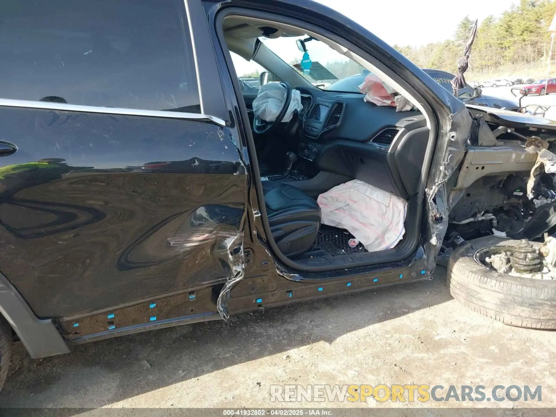 18 fotografías del automóvil dañado 1C4PJMLB7KD311789 JEEP CHEROKEE 2019