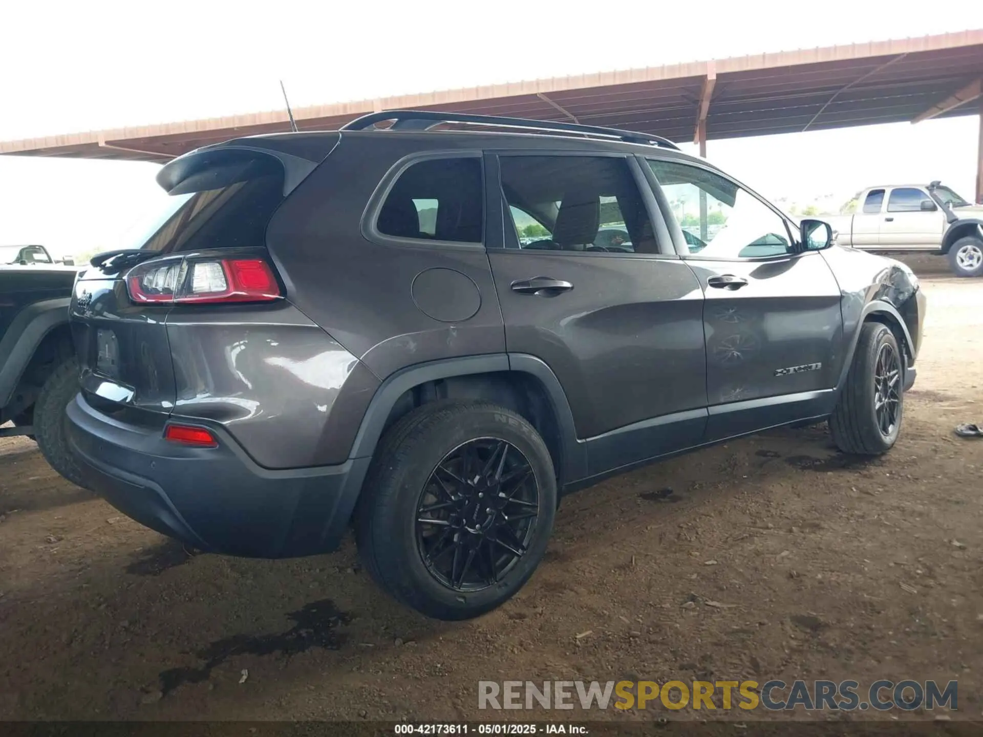 4 fotografías del automóvil dañado 1C4PJMLB7KD400634 JEEP CHEROKEE 2019