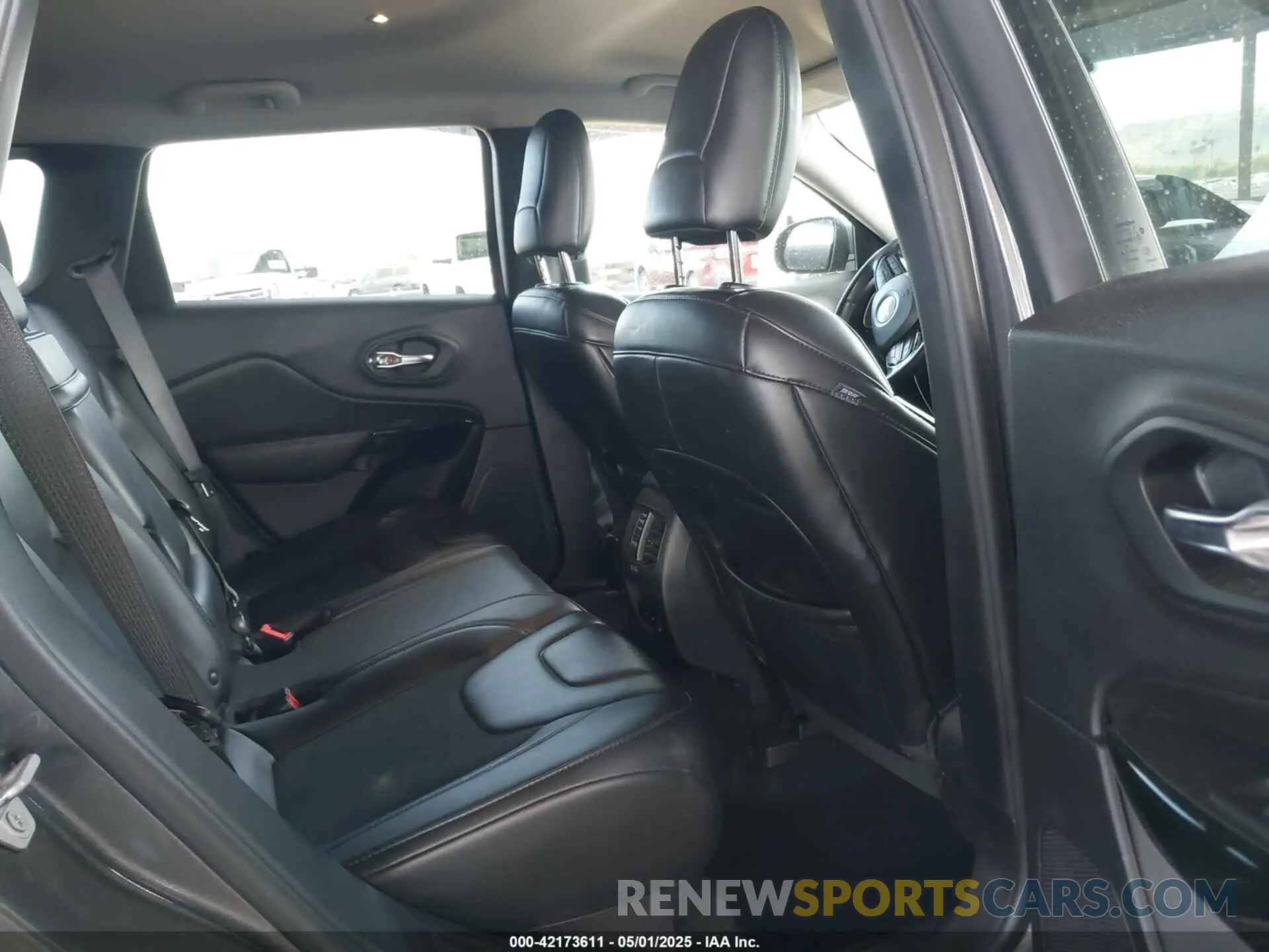 8 fotografías del automóvil dañado 1C4PJMLB7KD400634 JEEP CHEROKEE 2019