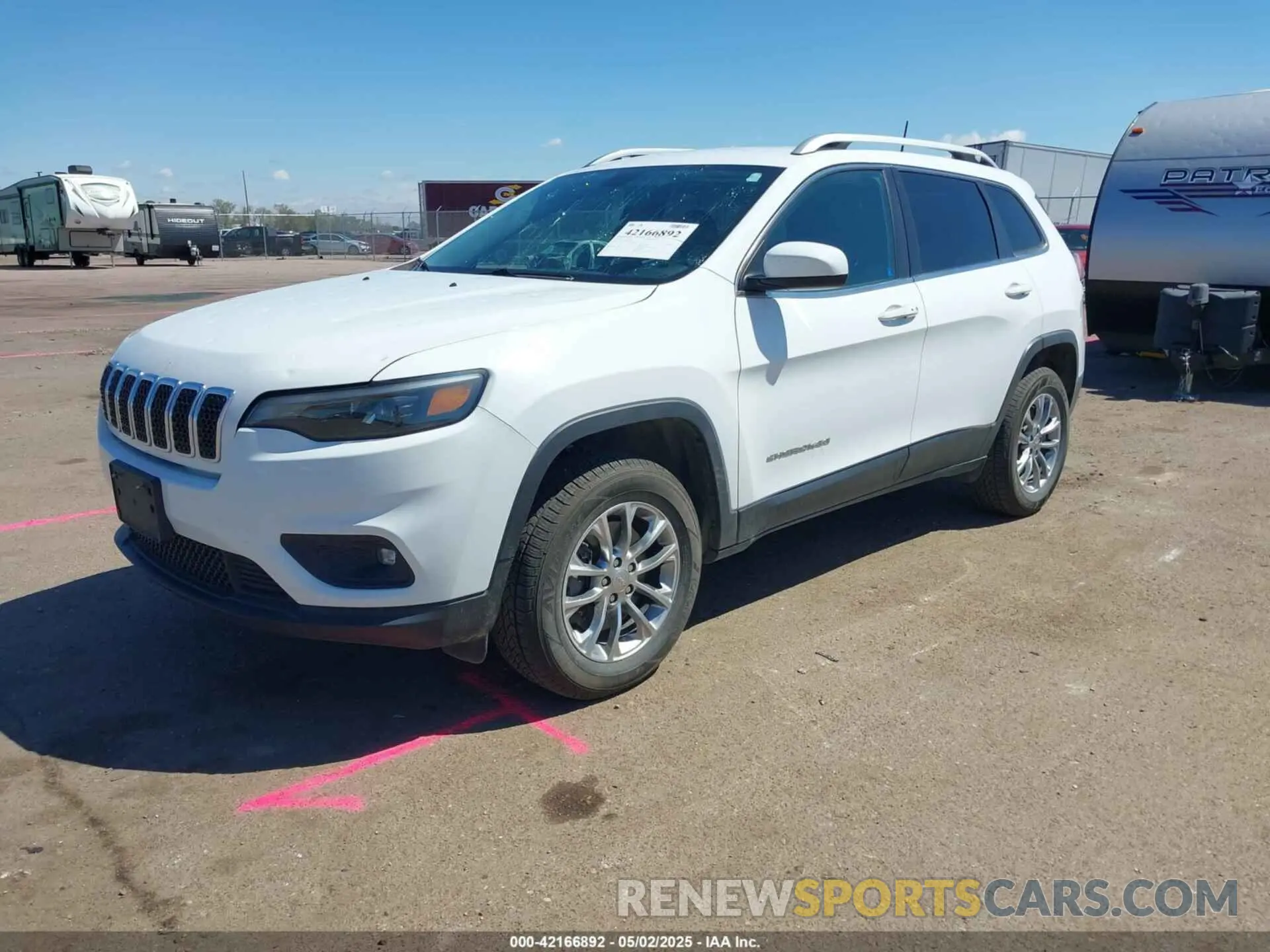2 fotografías del automóvil dañado 1C4PJMLB8KD112699 JEEP CHEROKEE 2019